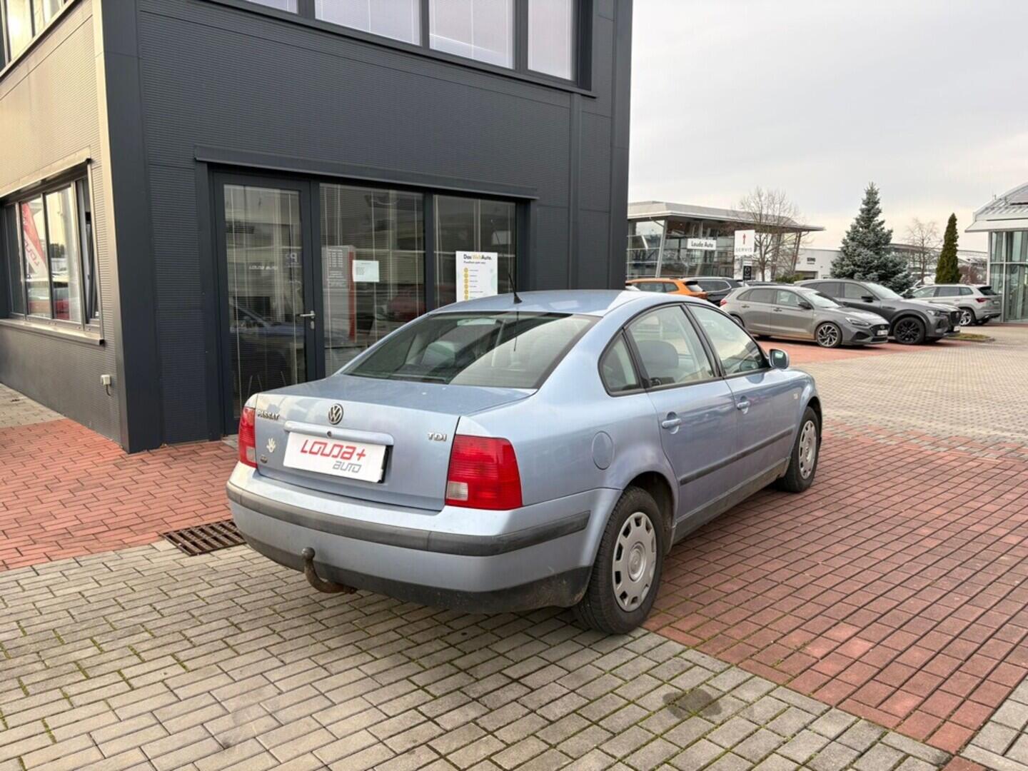 O119V06991_13.webp_PASSAT  1.9 TDI 81 kW manuál