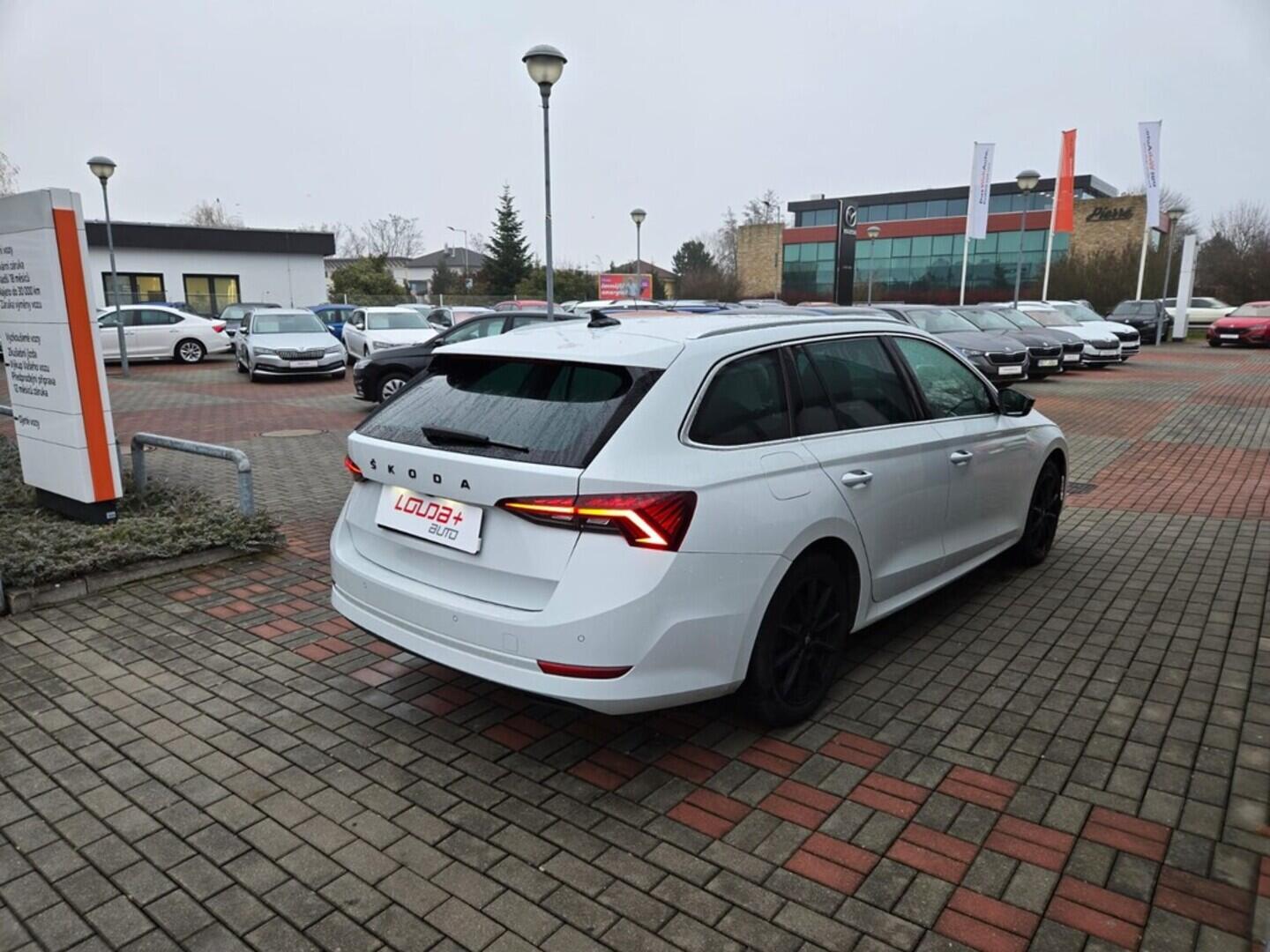 O119V06993_11.webp_OCTAVIA Style Plus 1.5 TSI 110 kW manuál