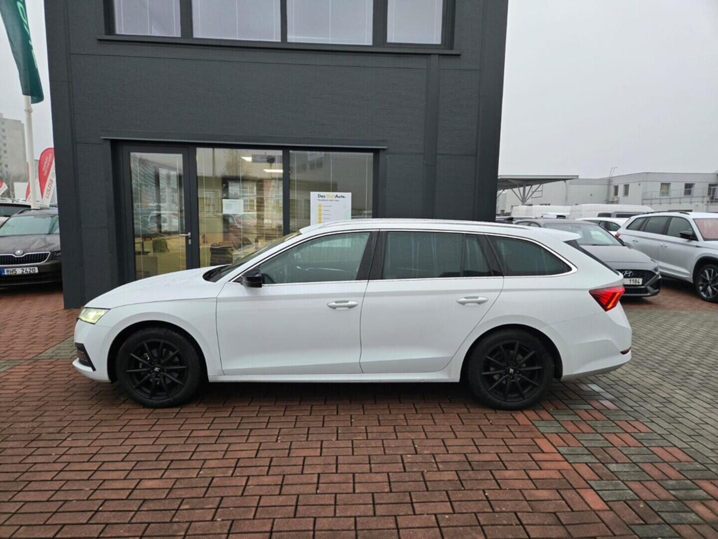 O119V06993_12.webp_OCTAVIA Style Plus 1.5 TSI 110 kW manuál