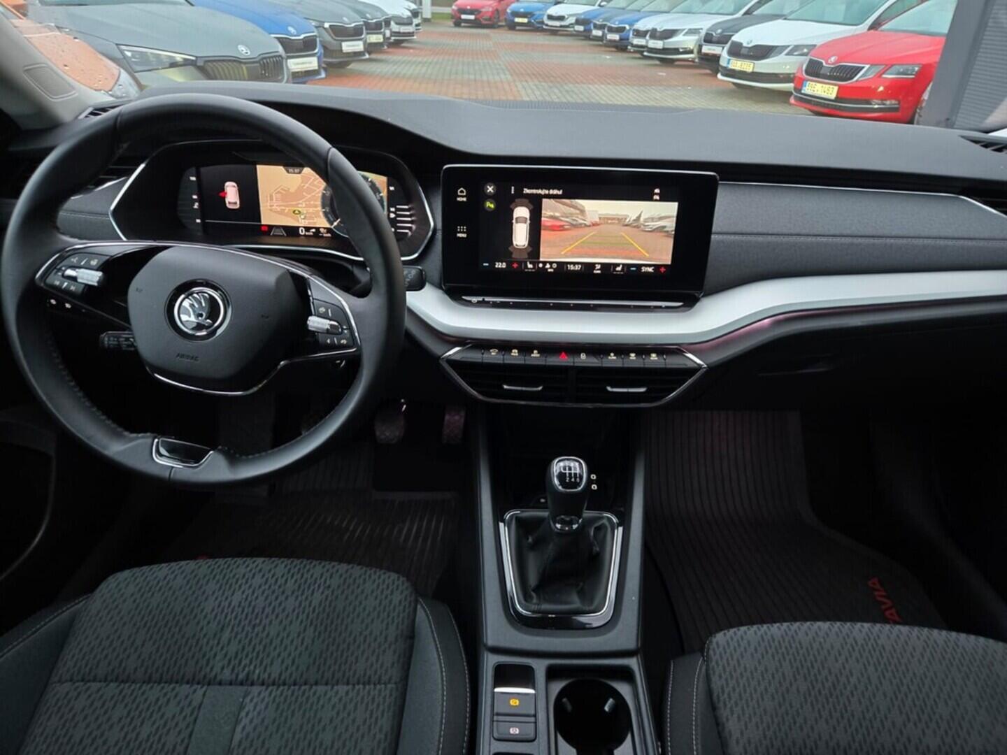 O119V06993_13.webp_OCTAVIA Style Plus 1.5 TSI 110 kW manuál