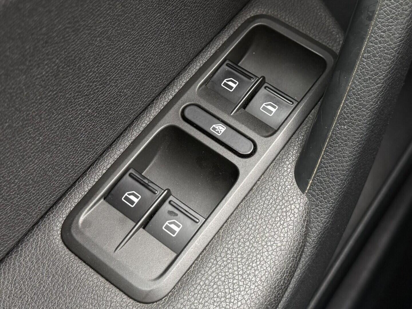 O119V06995_21.webp_YETI Ambition 1.4 TSI 90 kW manuál