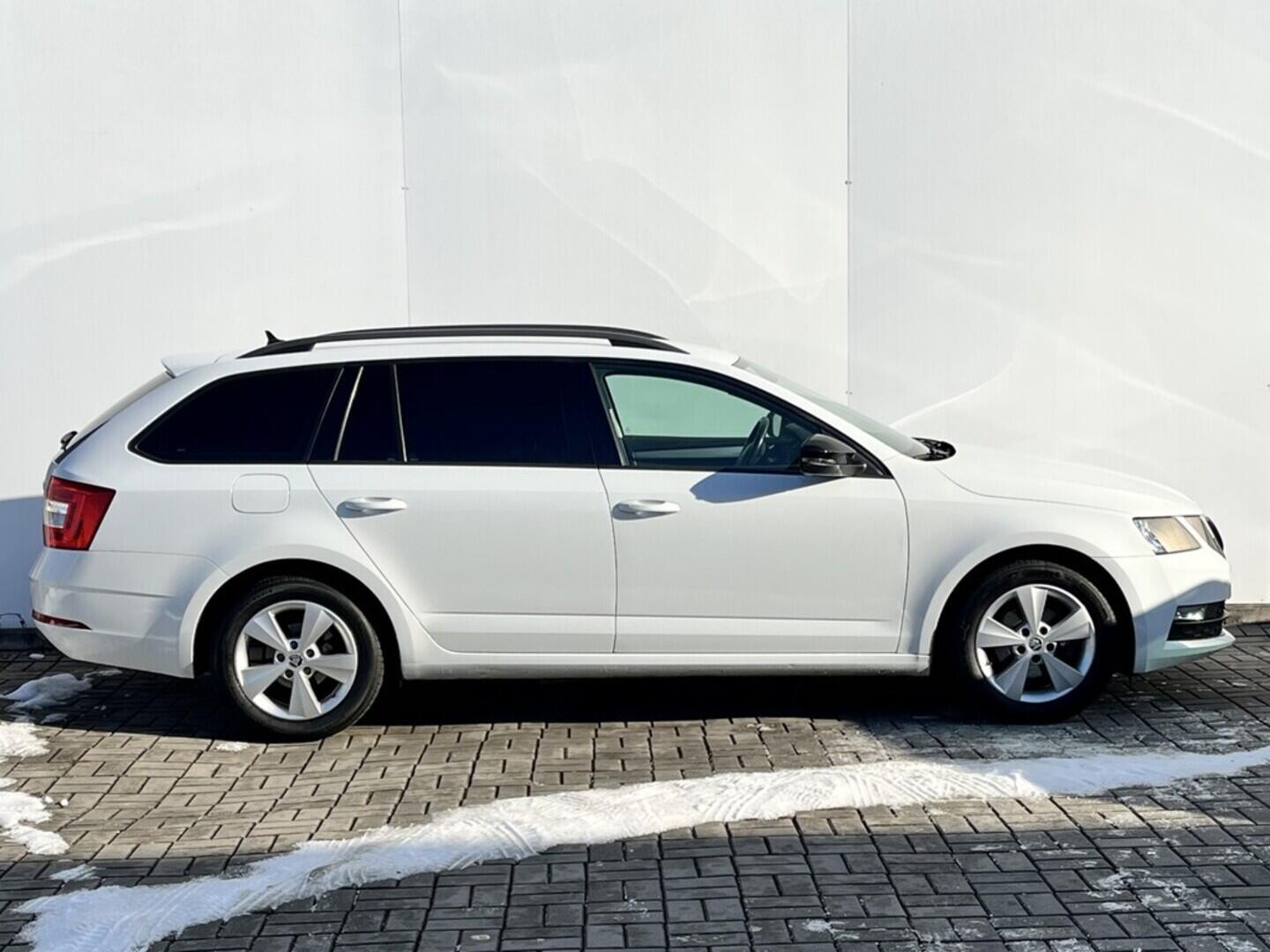 O119V06998_16.webp_OCTAVIA Ambition 1.6 TDI 85 kW automat