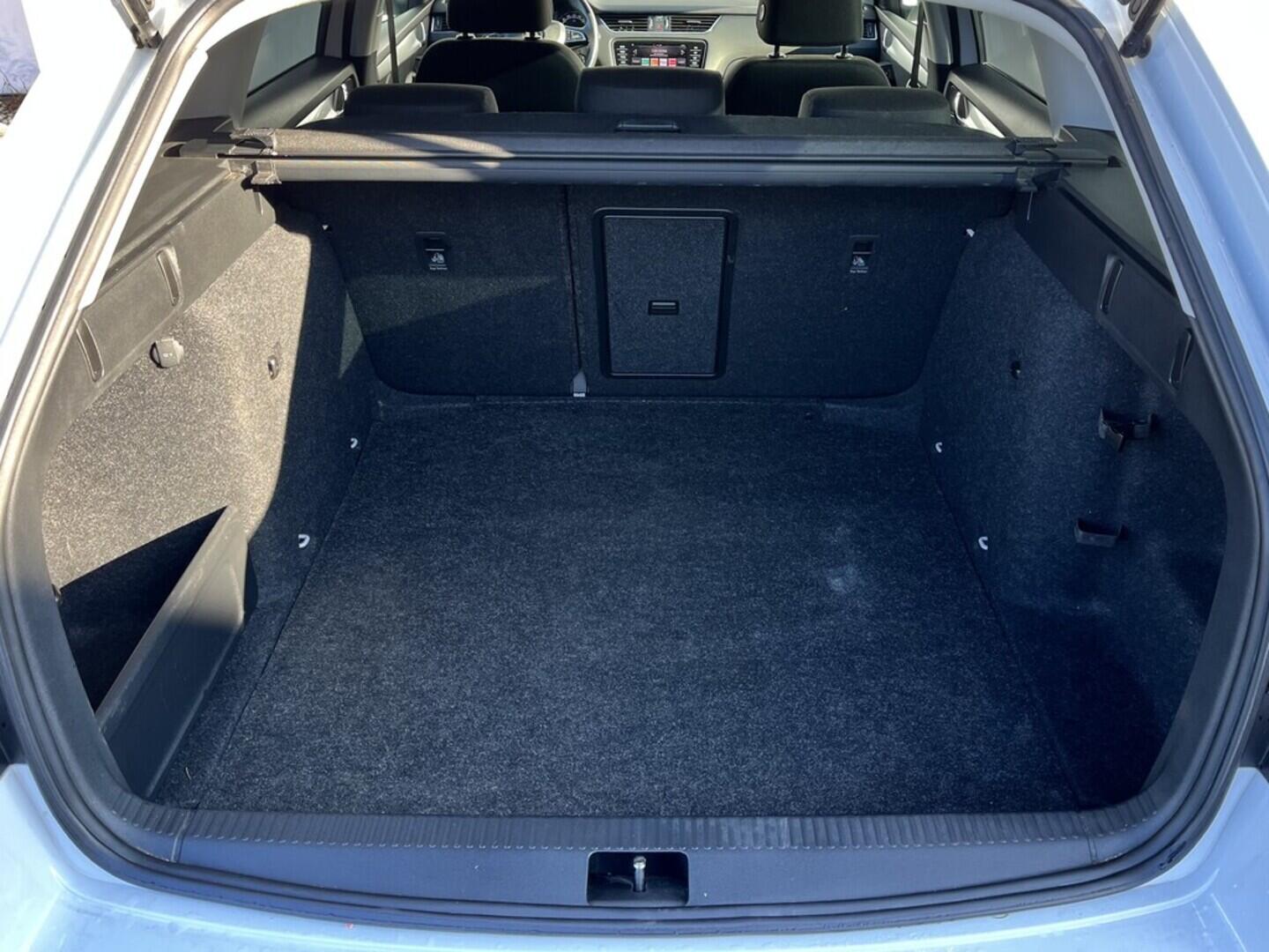 O119V06998_34.webp_OCTAVIA Ambition 1.6 TDI 85 kW automat