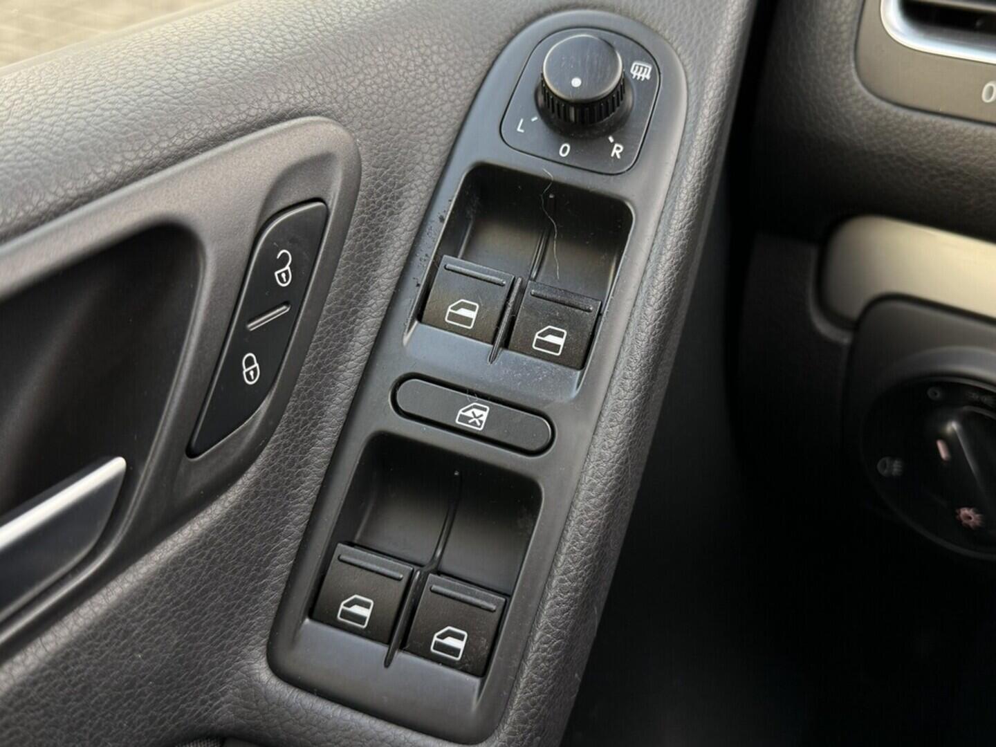 O119V06999_21.webp_GOLF Trendline 1.2 TSI 63 kW manuál