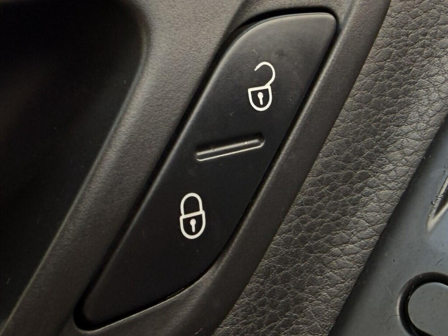 O119V06999_26.webp_GOLF Trendline 1.2 TSI 63 kW manuál