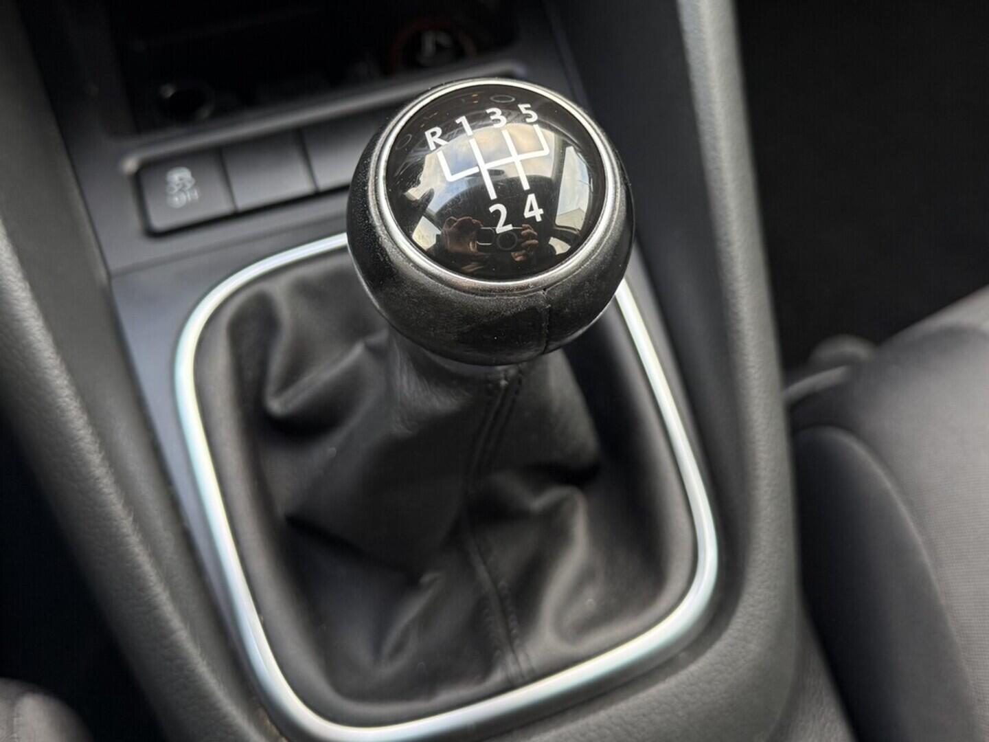 O119V06999_28.webp_GOLF Trendline 1.2 TSI 63 kW manuál