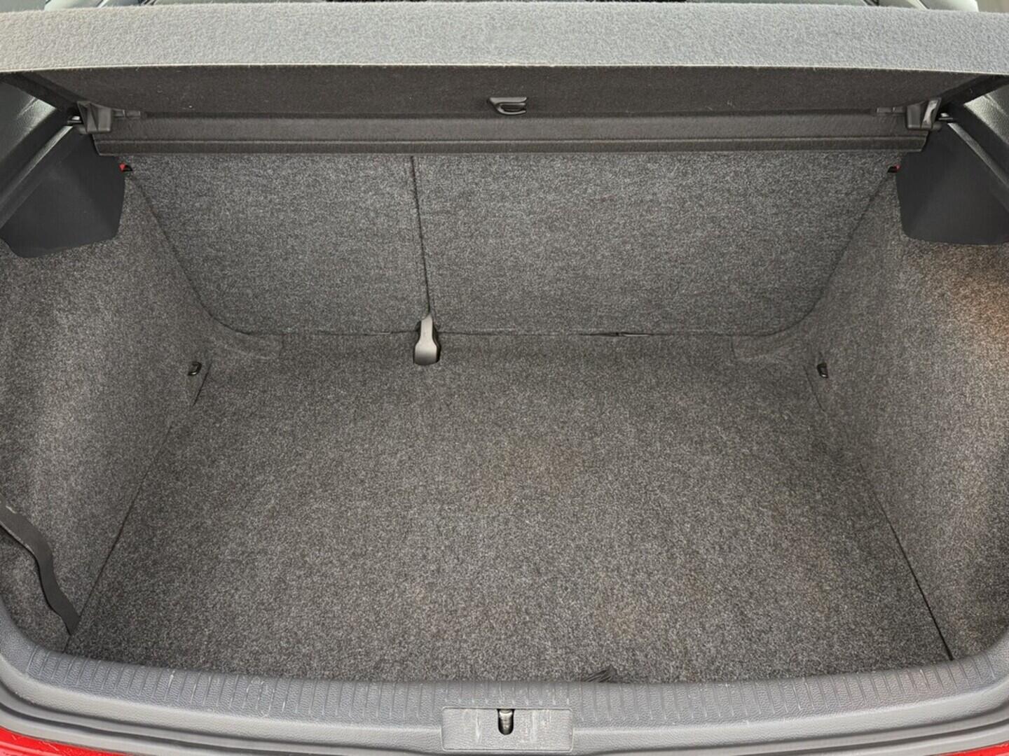 O119V06999_30.webp_GOLF Trendline 1.2 TSI 63 kW manuál