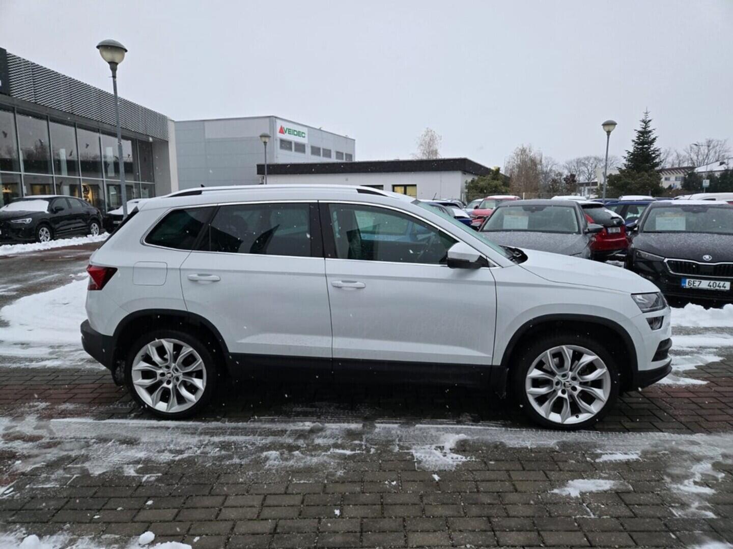 O119V07003_12.webp_KAROQ Style 1.0 TSI 85 kW manuál