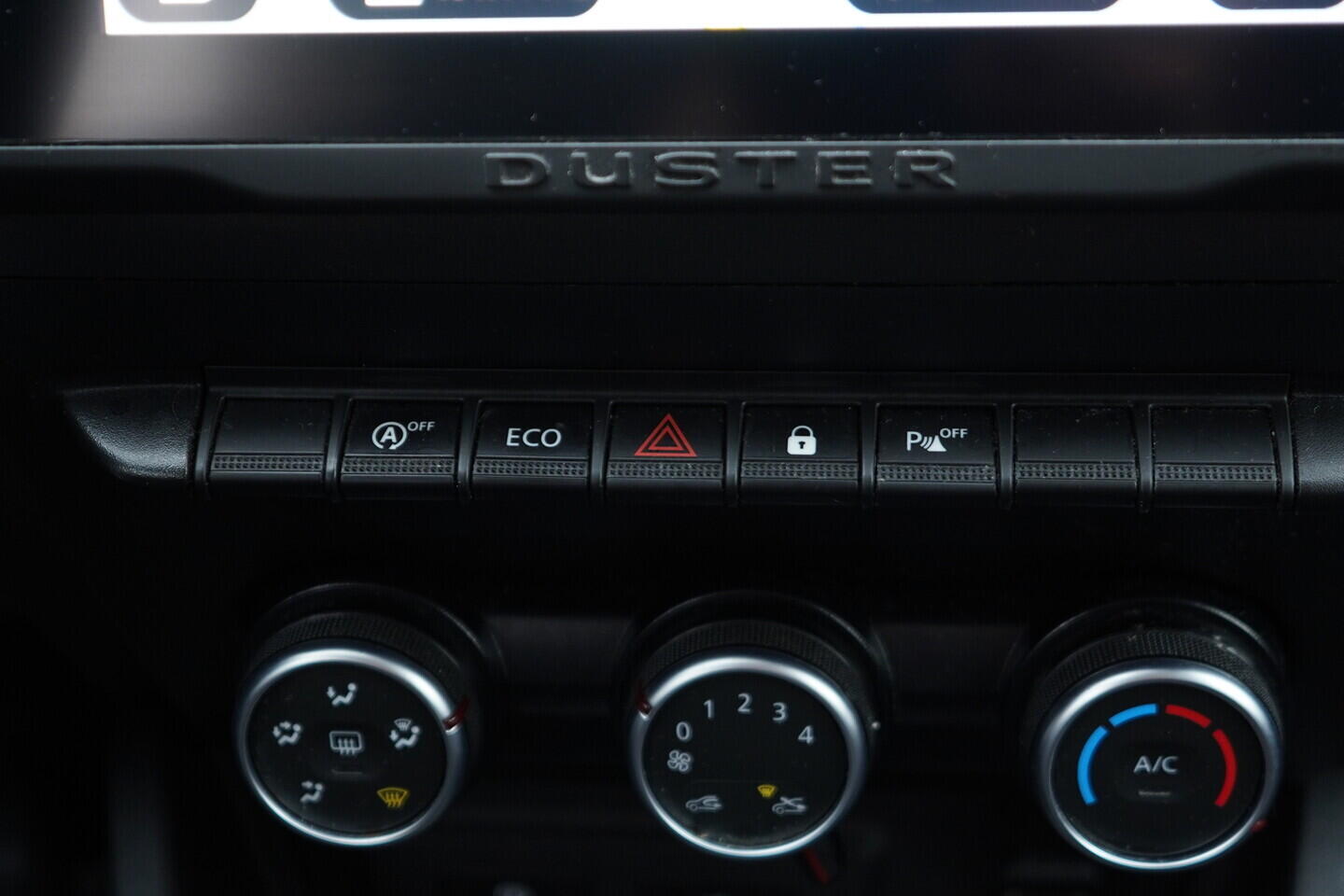 O119V07009_32.webp_DUSTER  1.0 TCe 67 kW manuál