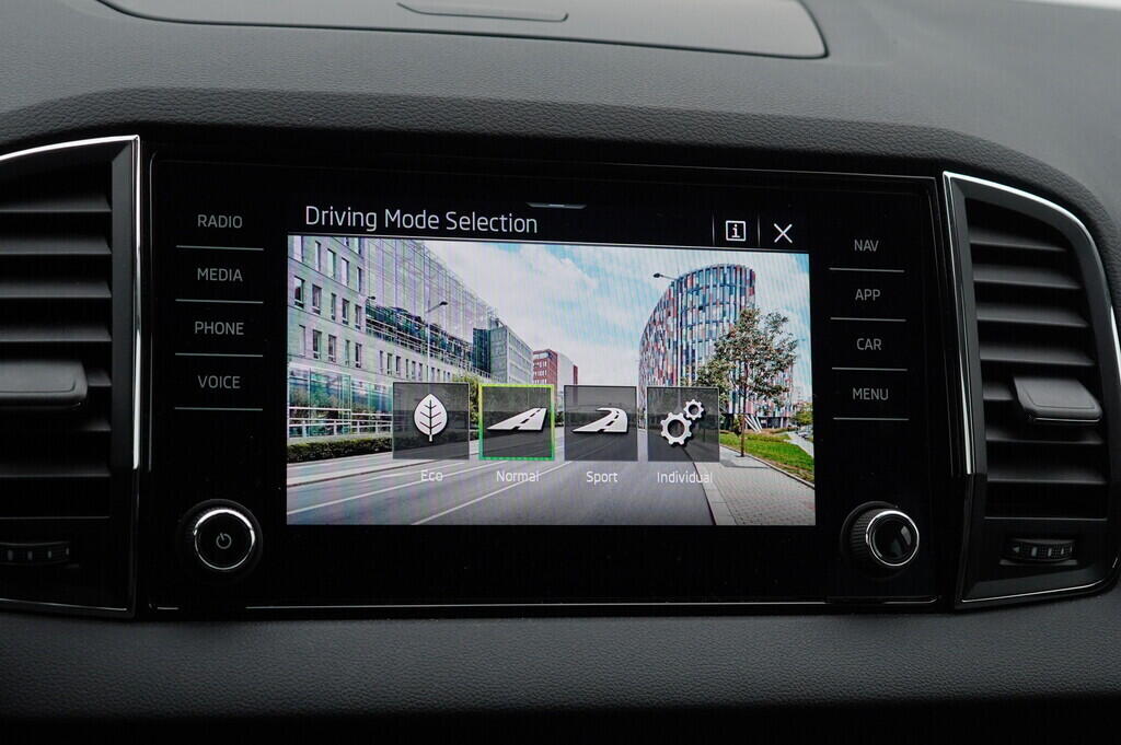 O119V07014_28.webp_KAROQ Style 1.5 TSI 110 kW automat, DPH