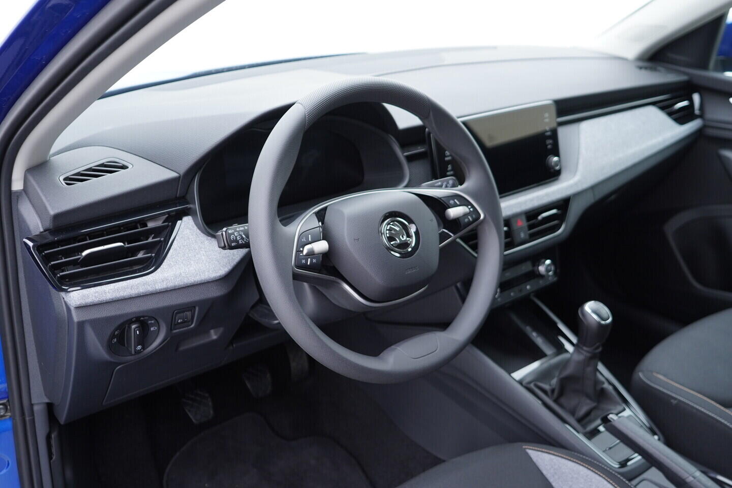 O119V07016_21.webp_SCALA Selection 1.0 TSI 85 kW manuál, DPH