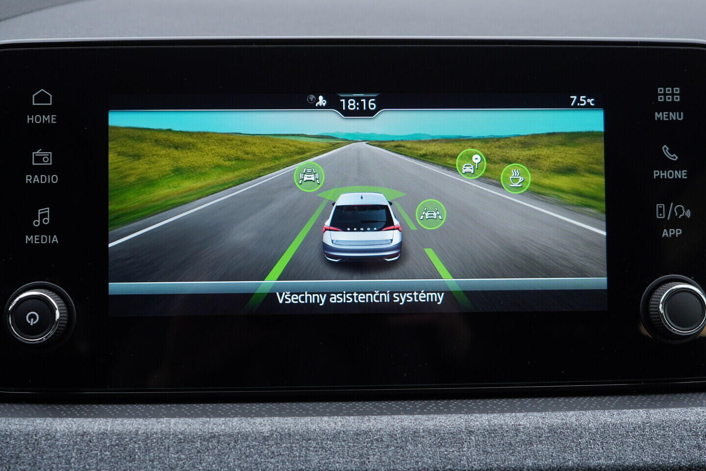 O119V07016_28.webp_SCALA Selection 1.0 TSI 85 kW manuál, DPH