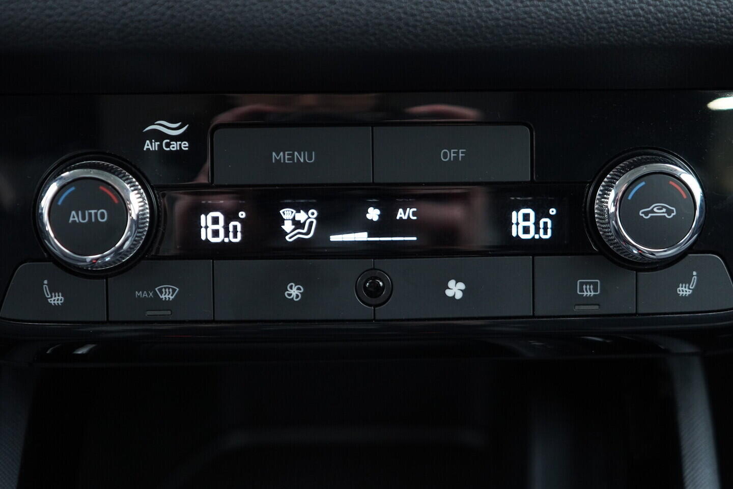 O119V07016_31.webp_SCALA Selection 1.0 TSI 85 kW manuál, DPH