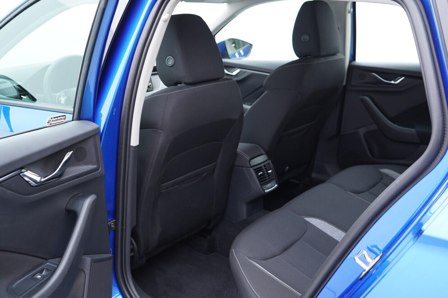 O119V07016_33.webp_SCALA Selection 1.0 TSI 85 kW manuál, DPH