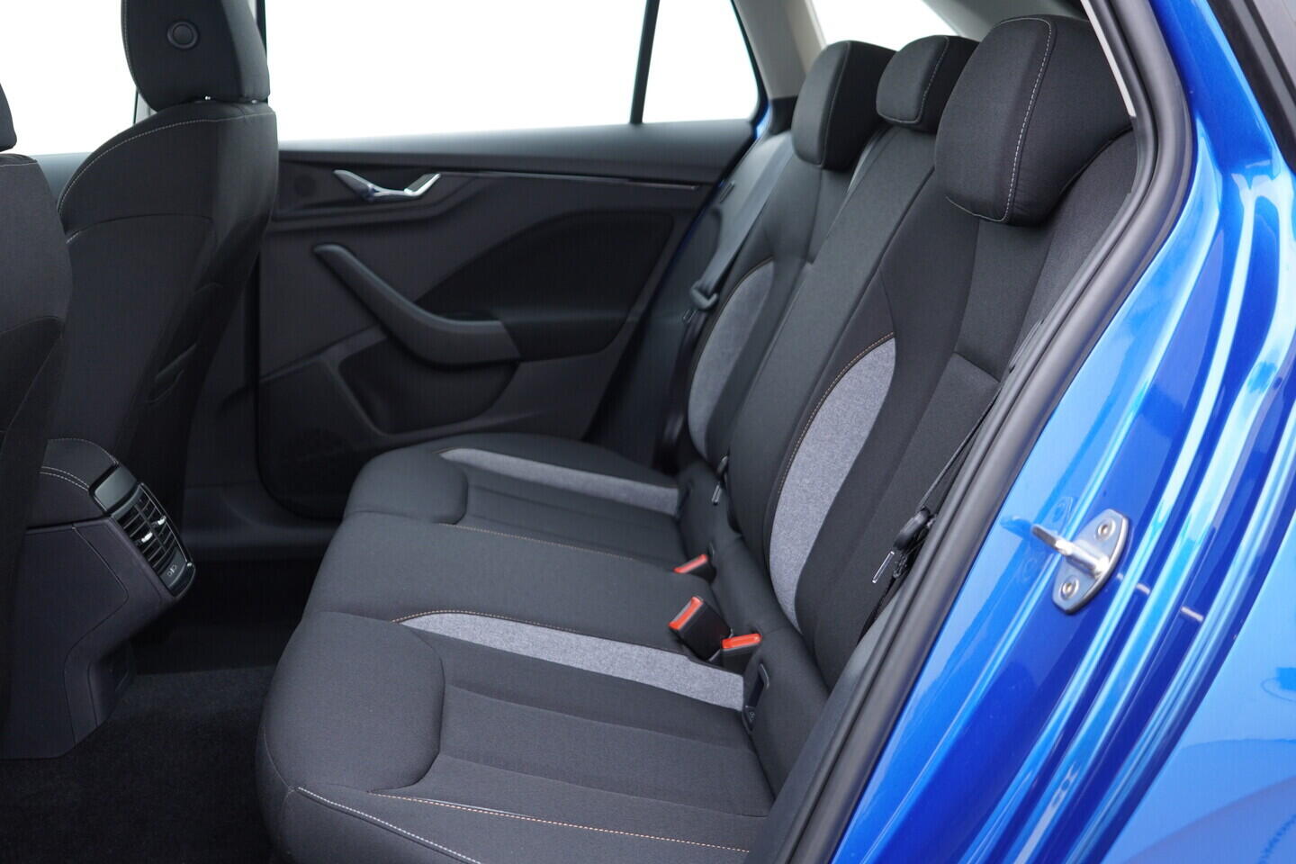 O119V07016_35.webp_SCALA Selection 1.0 TSI 85 kW manuál, DPH