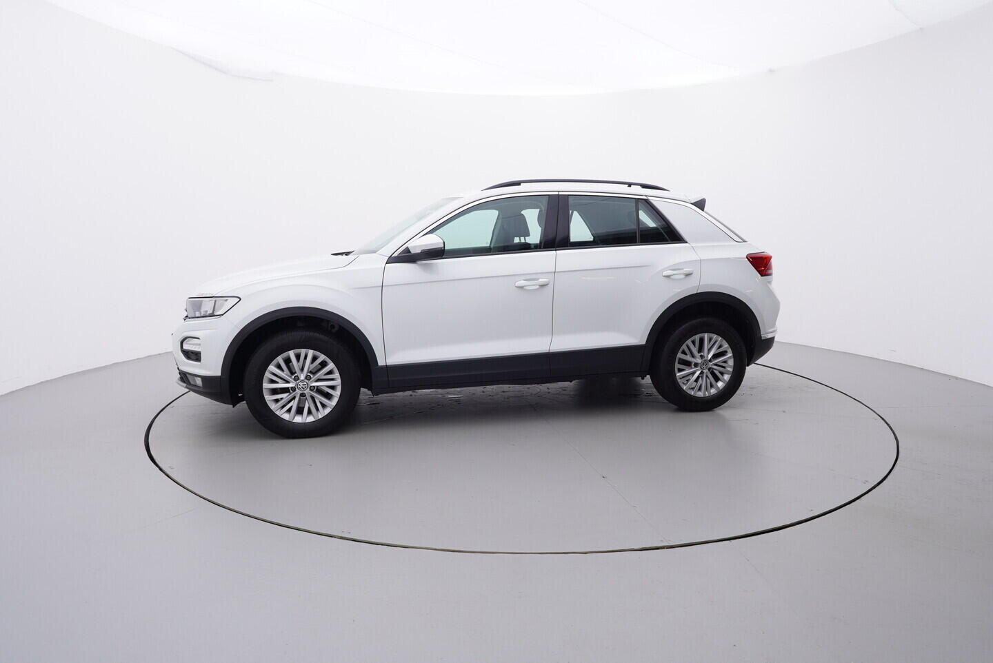 O119V07019_11.webp_T-ROC STYLE 1.5 TSI 110 kW manuál