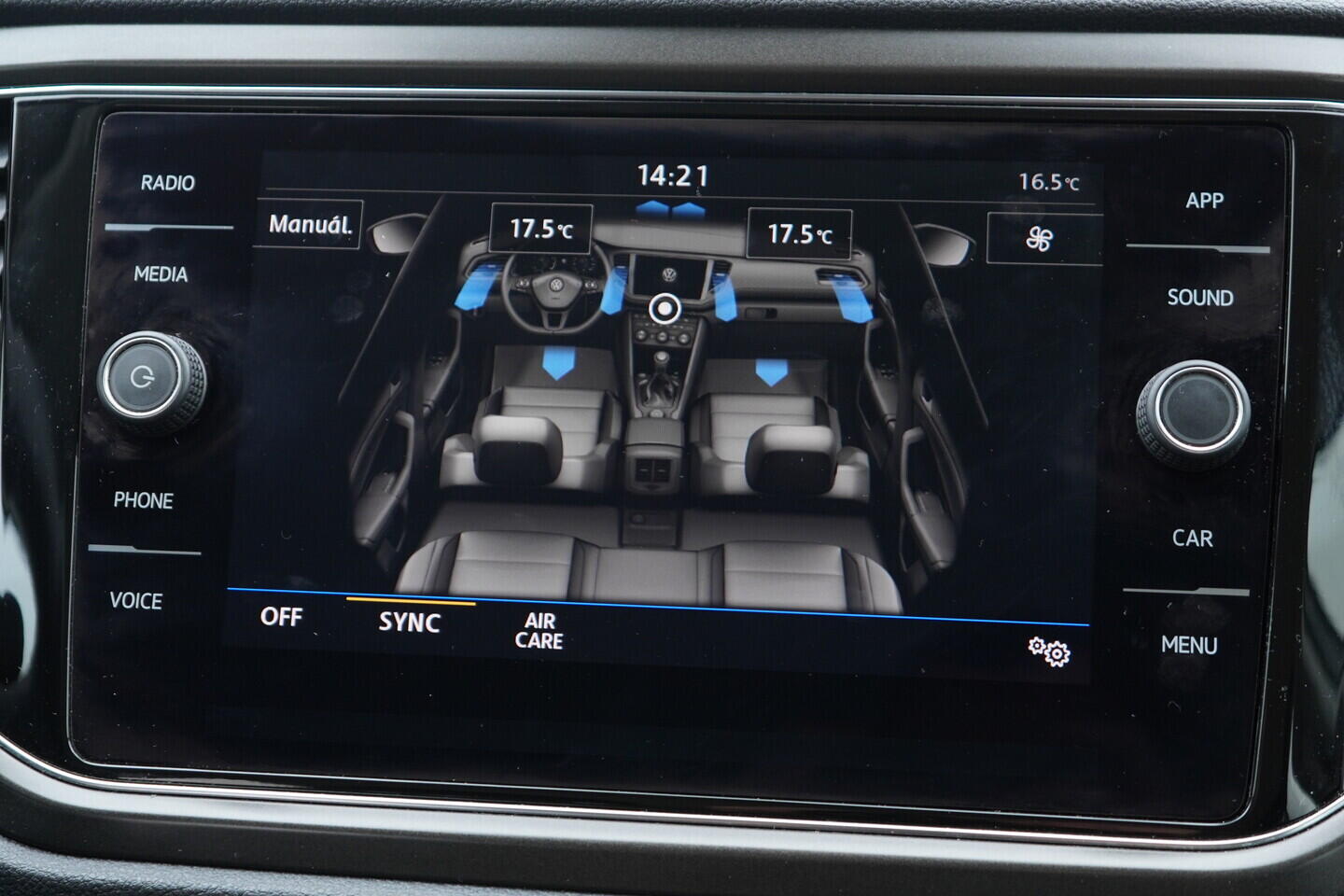 O119V07019_30.webp_T-ROC STYLE 1.5 TSI 110 kW manuál