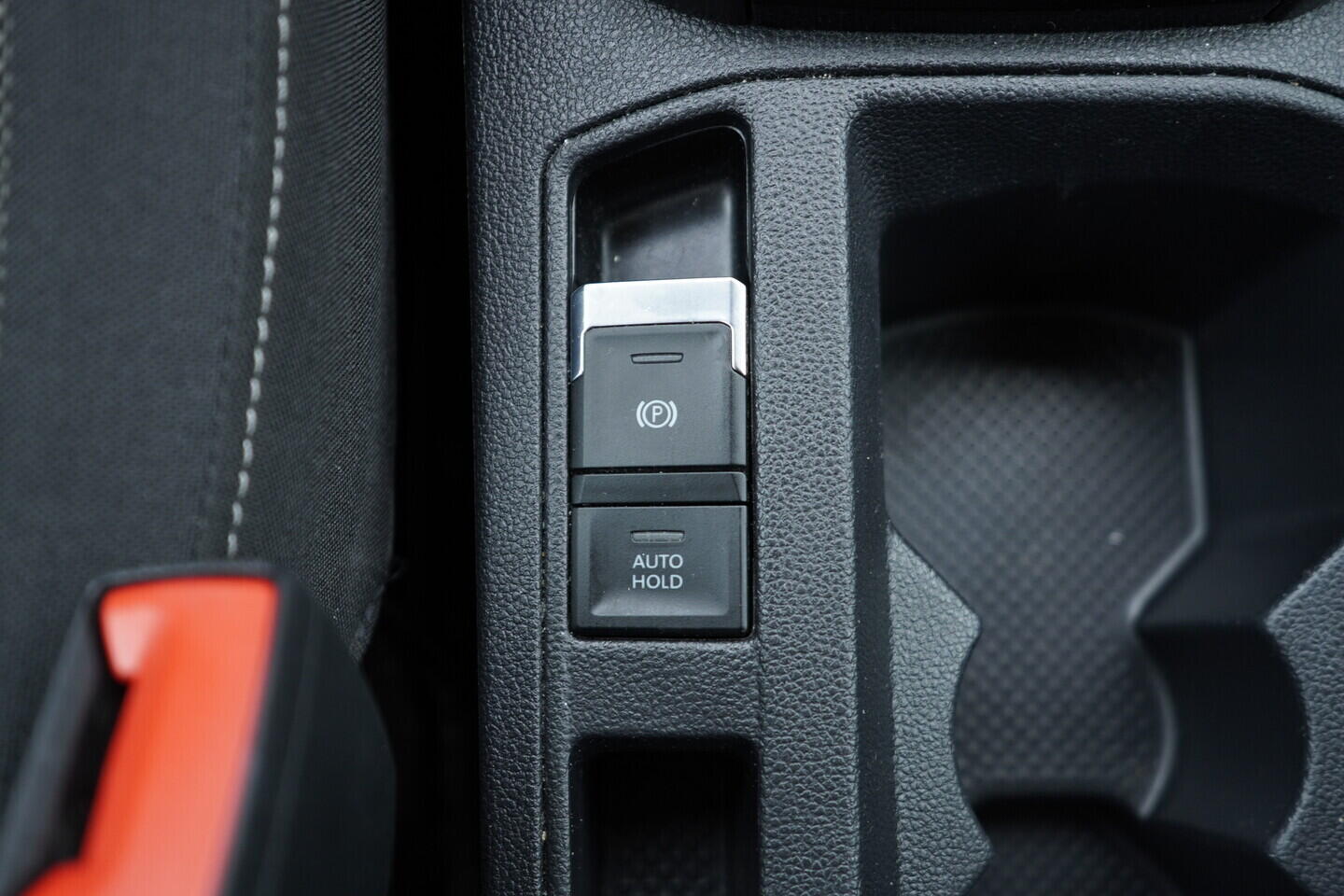 O119V07019_33.webp_T-ROC STYLE 1.5 TSI 110 kW manuál