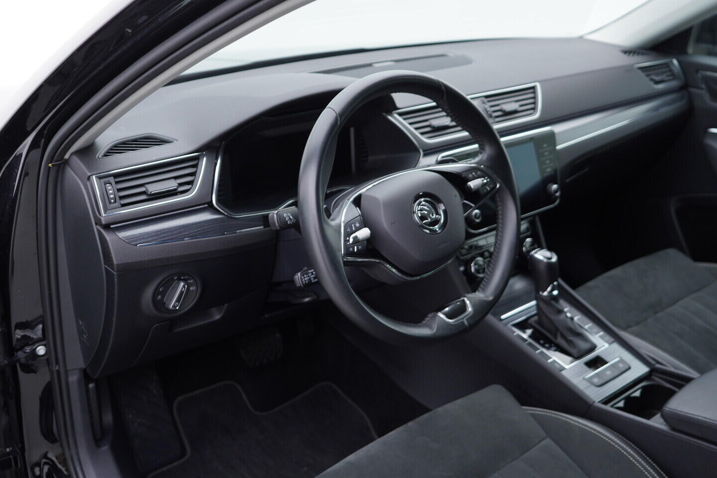 O119V07020_22.webp_SUPERB Style 1.5 TSI 110 kW automat