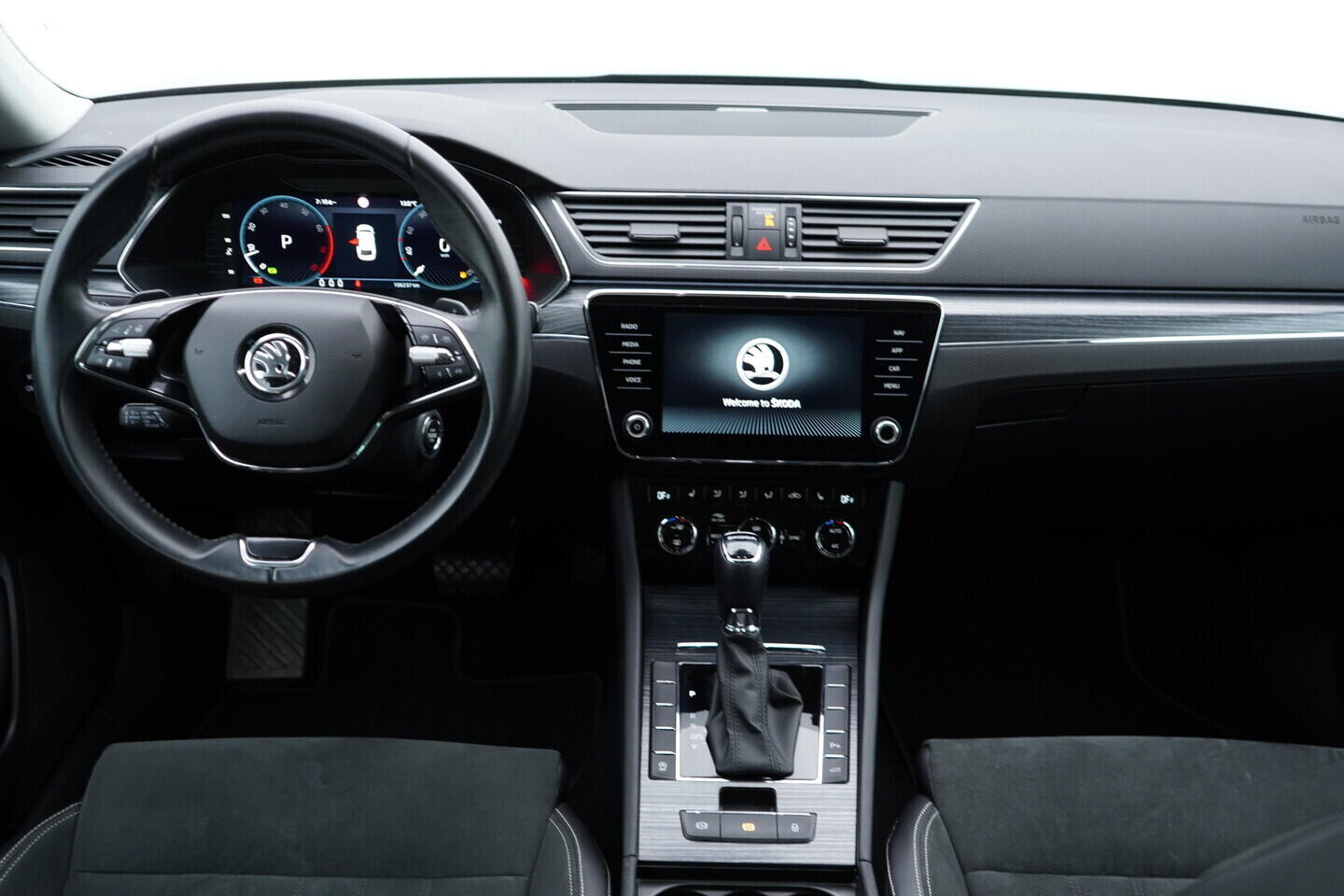 O119V07020_27.webp_SUPERB Style 1.5 TSI 110 kW automat