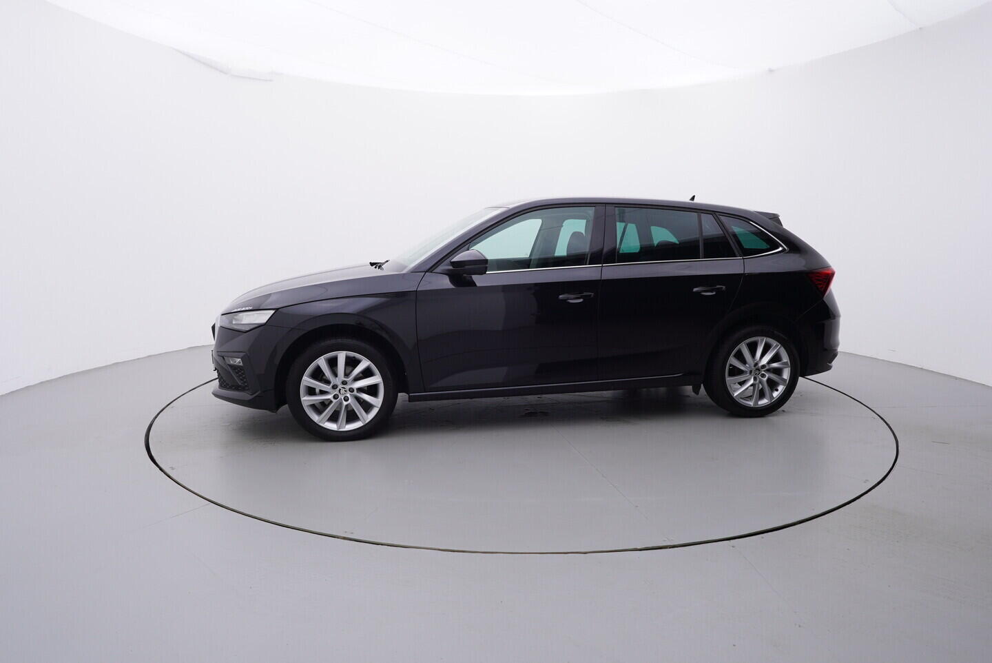 O119V07021_11.webp_SCALA Top Selection 1.0 TSI 85 kW manuál, DPH