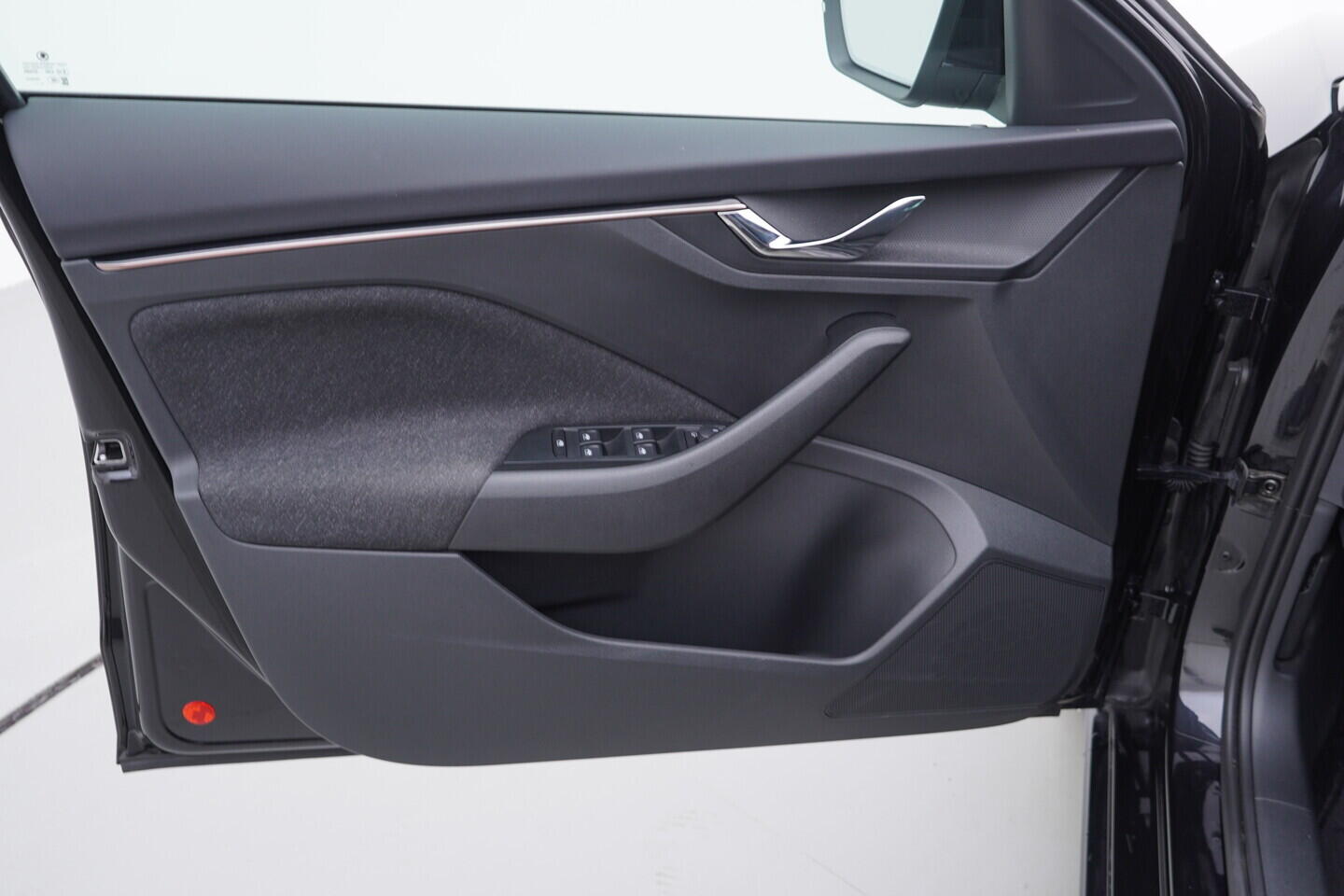 O119V07021_19.webp_SCALA Top Selection 1.0 TSI 85 kW manuál, DPH