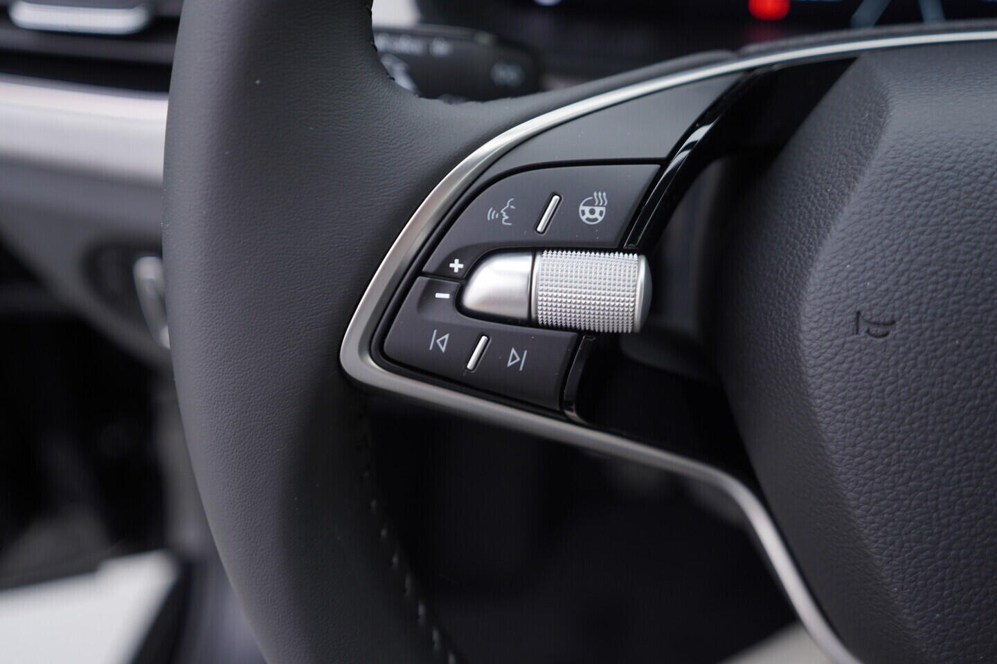 O119V07021_25.webp_SCALA Top Selection 1.0 TSI 85 kW manuál, DPH