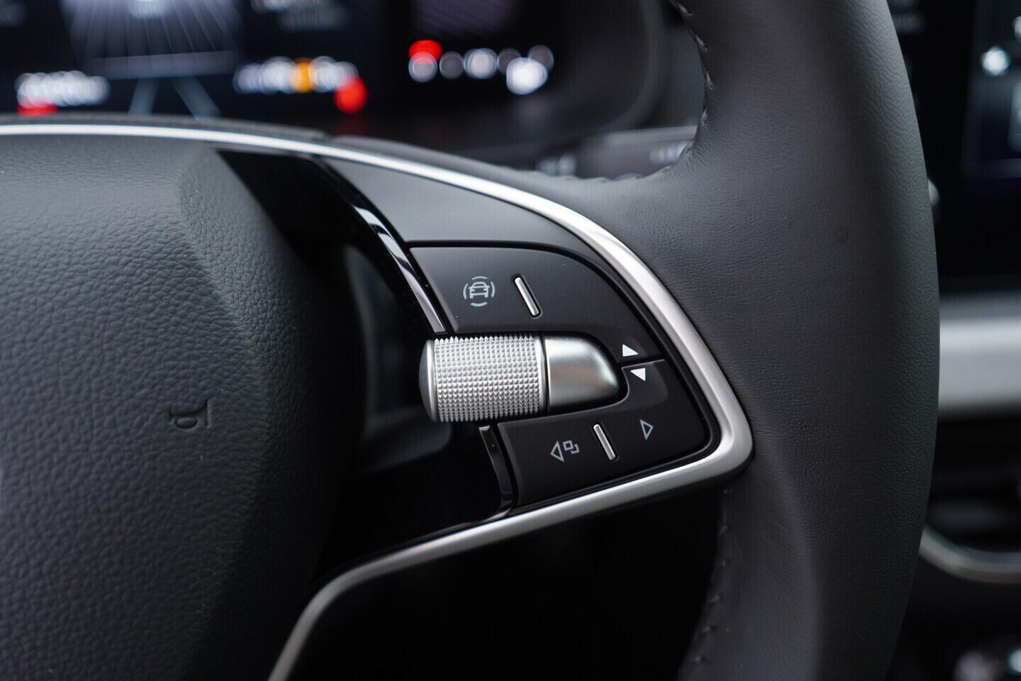 O119V07021_26.webp_SCALA Top Selection 1.0 TSI 85 kW manuál, DPH