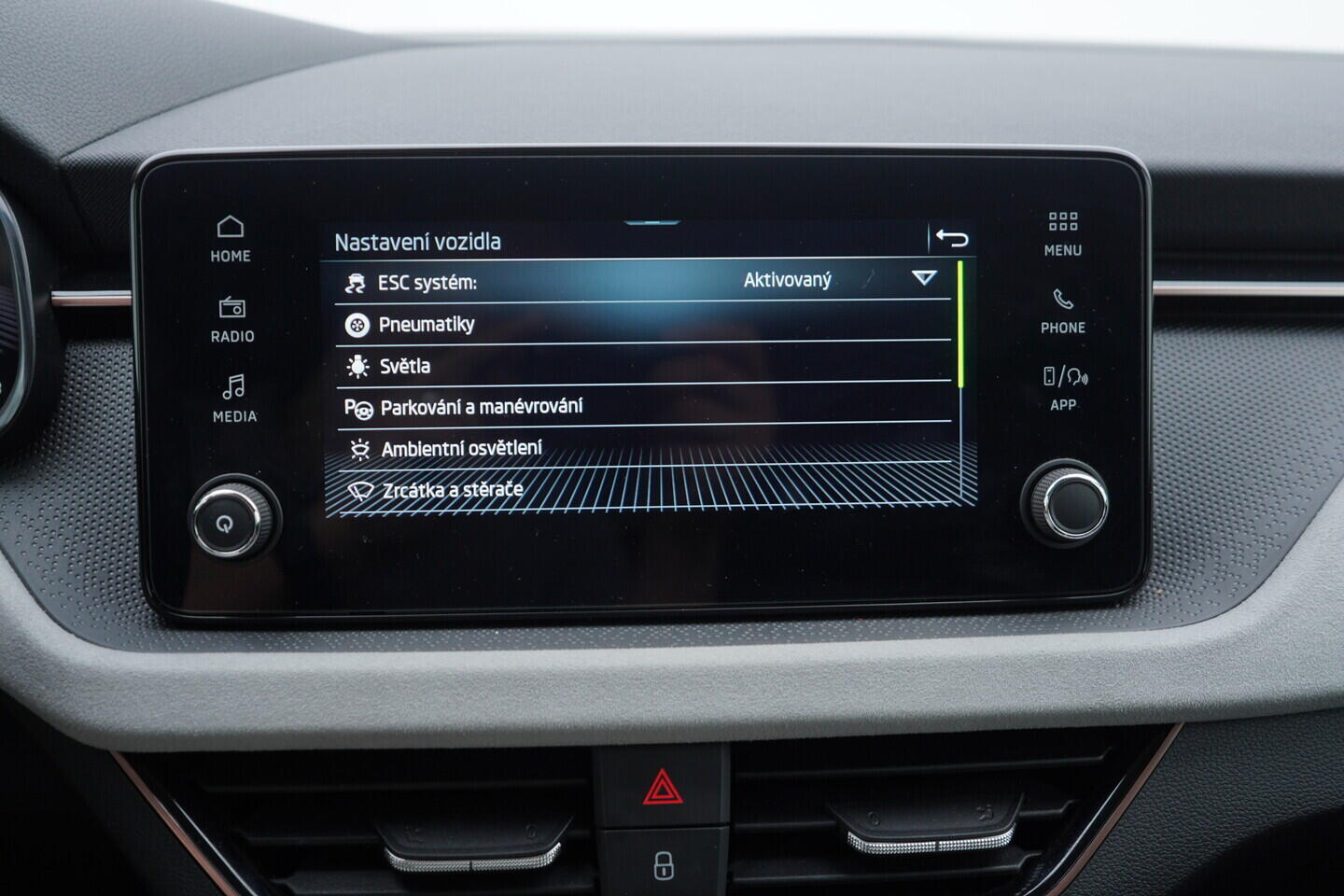 O119V07021_32.webp_SCALA Top Selection 1.0 TSI 85 kW manuál, DPH