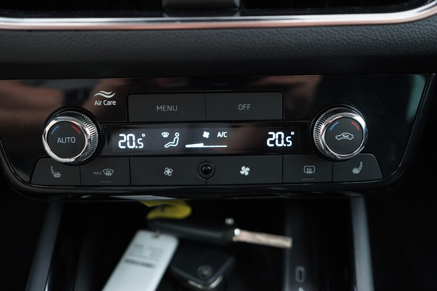 O119V07021_35.webp_SCALA Top Selection 1.0 TSI 85 kW manuál, DPH