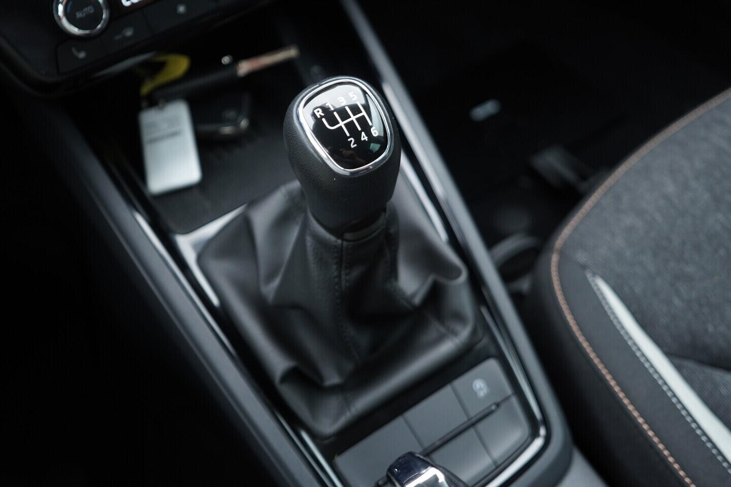 O119V07021_36.webp_SCALA Top Selection 1.0 TSI 85 kW manuál, DPH