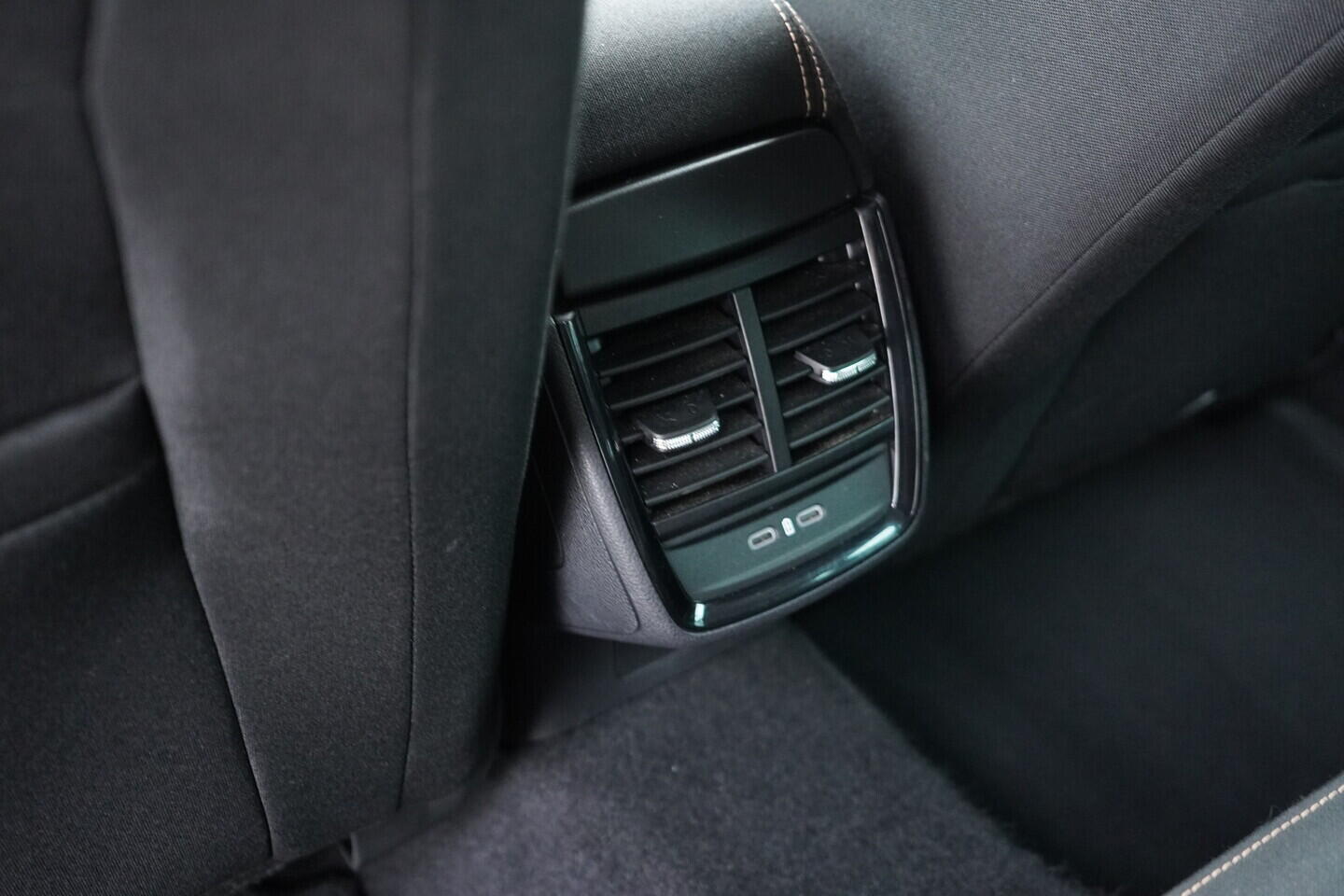 O119V07021_38.webp_SCALA Top Selection 1.0 TSI 85 kW manuál, DPH