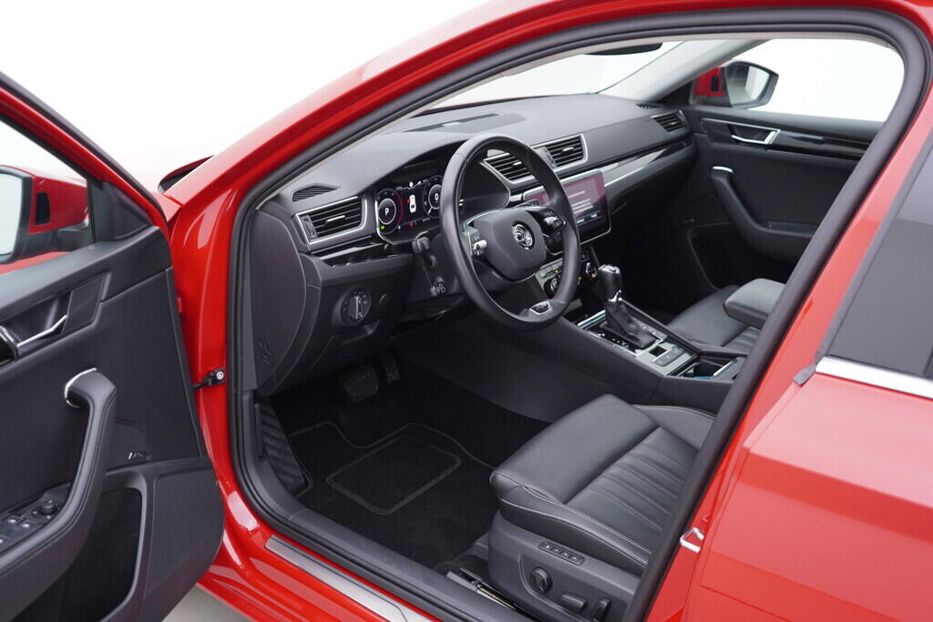 O119V07023_18.webp_SUPERB L&K 2.0 TDI 147 kW automat, DPH