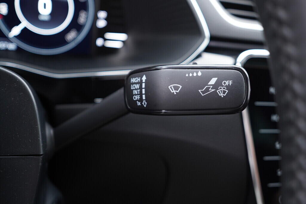 O119V07023_29.webp_SUPERB L&K 2.0 TDI 147 kW automat, DPH