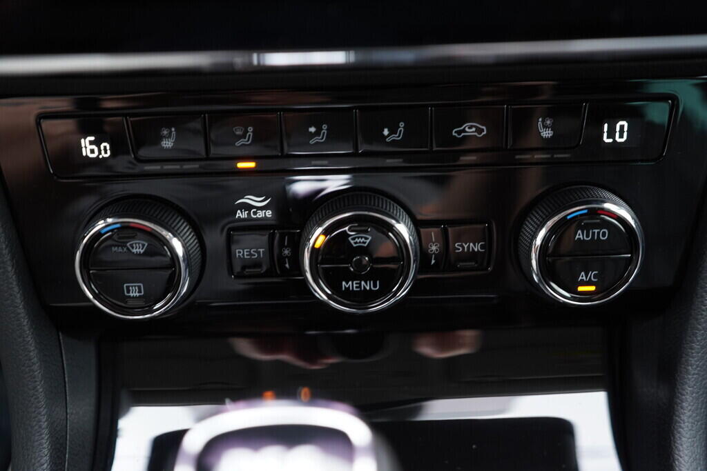 O119V07023_40.webp_SUPERB L&K 2.0 TDI 147 kW automat, DPH