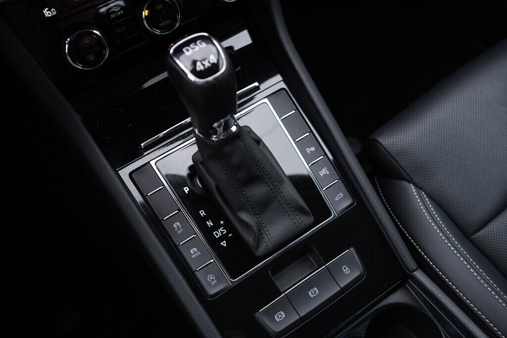 O119V07023_41.webp_SUPERB L&K 2.0 TDI 147 kW automat, DPH