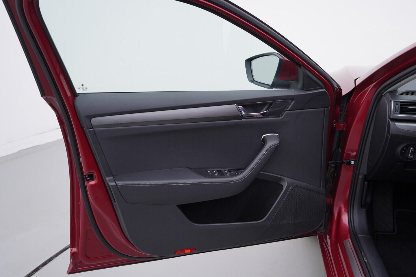 O119V07025_19.webp_SUPERB Style 2.0 TDI 147 kW automat, DPH