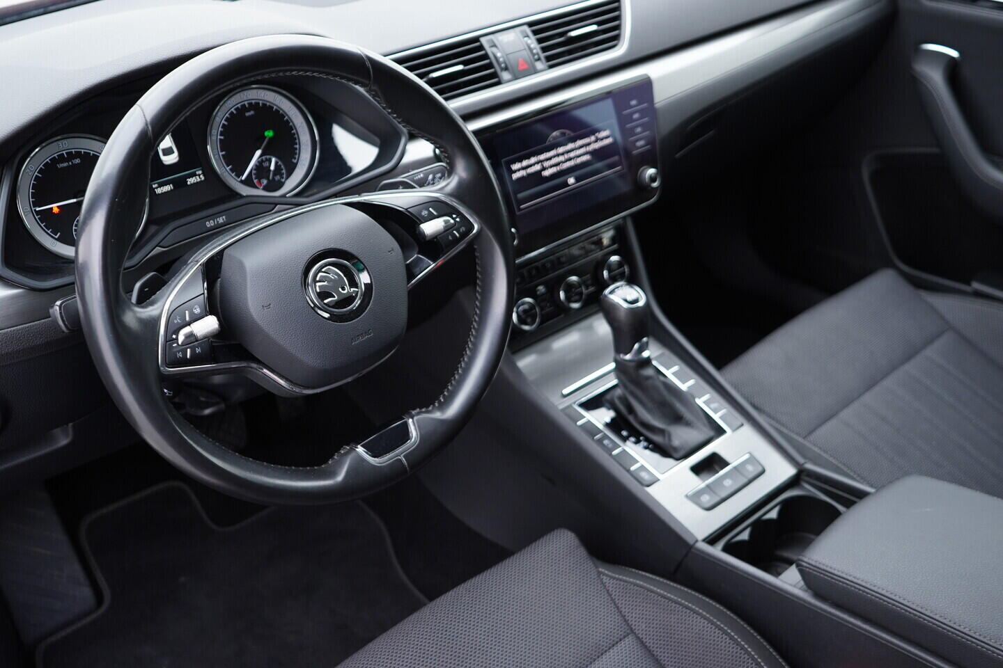 O119V07025_21.webp_SUPERB Style 2.0 TDI 147 kW automat, DPH