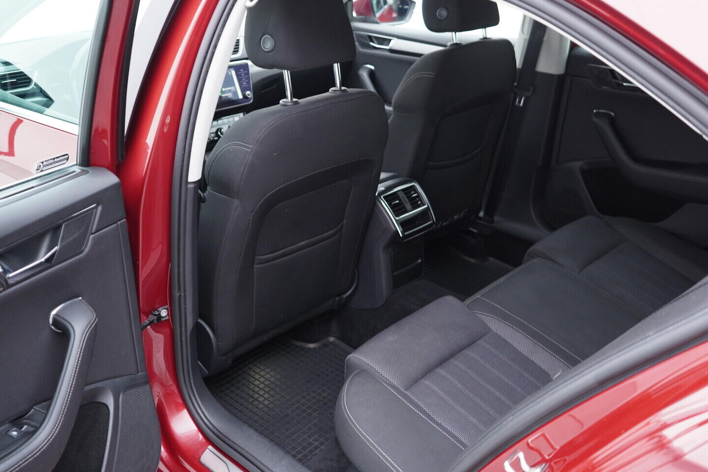 O119V07025_36.webp_SUPERB Style 2.0 TDI 147 kW automat, DPH