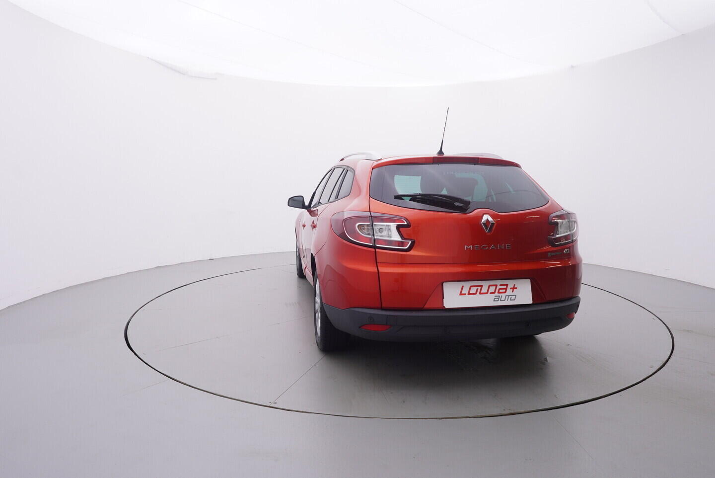 O119V07031_13.webp_MÉGANE Limited 1.5 DCI 81 kW manuál