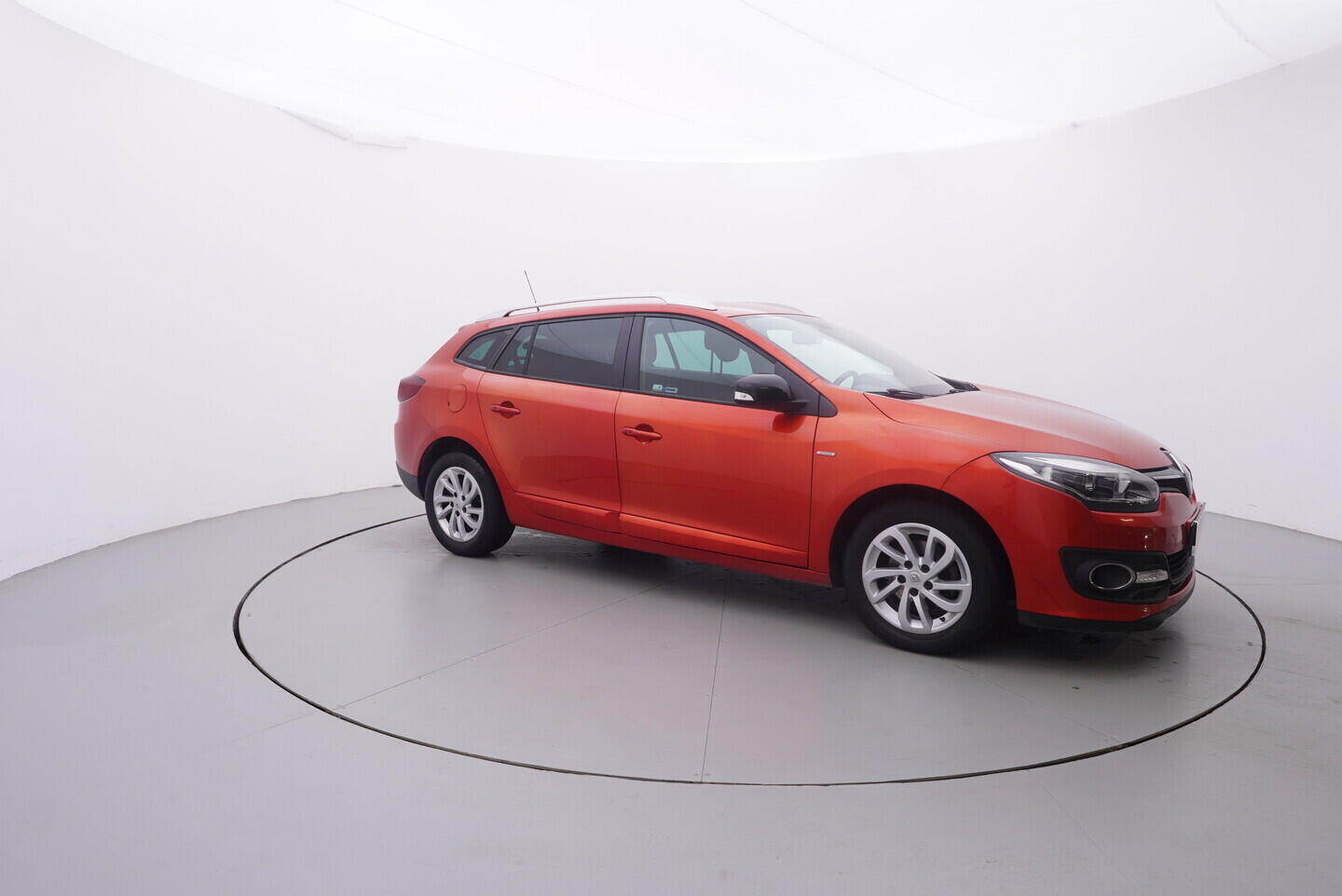 O119V07031_16.webp_MÉGANE Limited 1.5 DCI 81 kW manuál