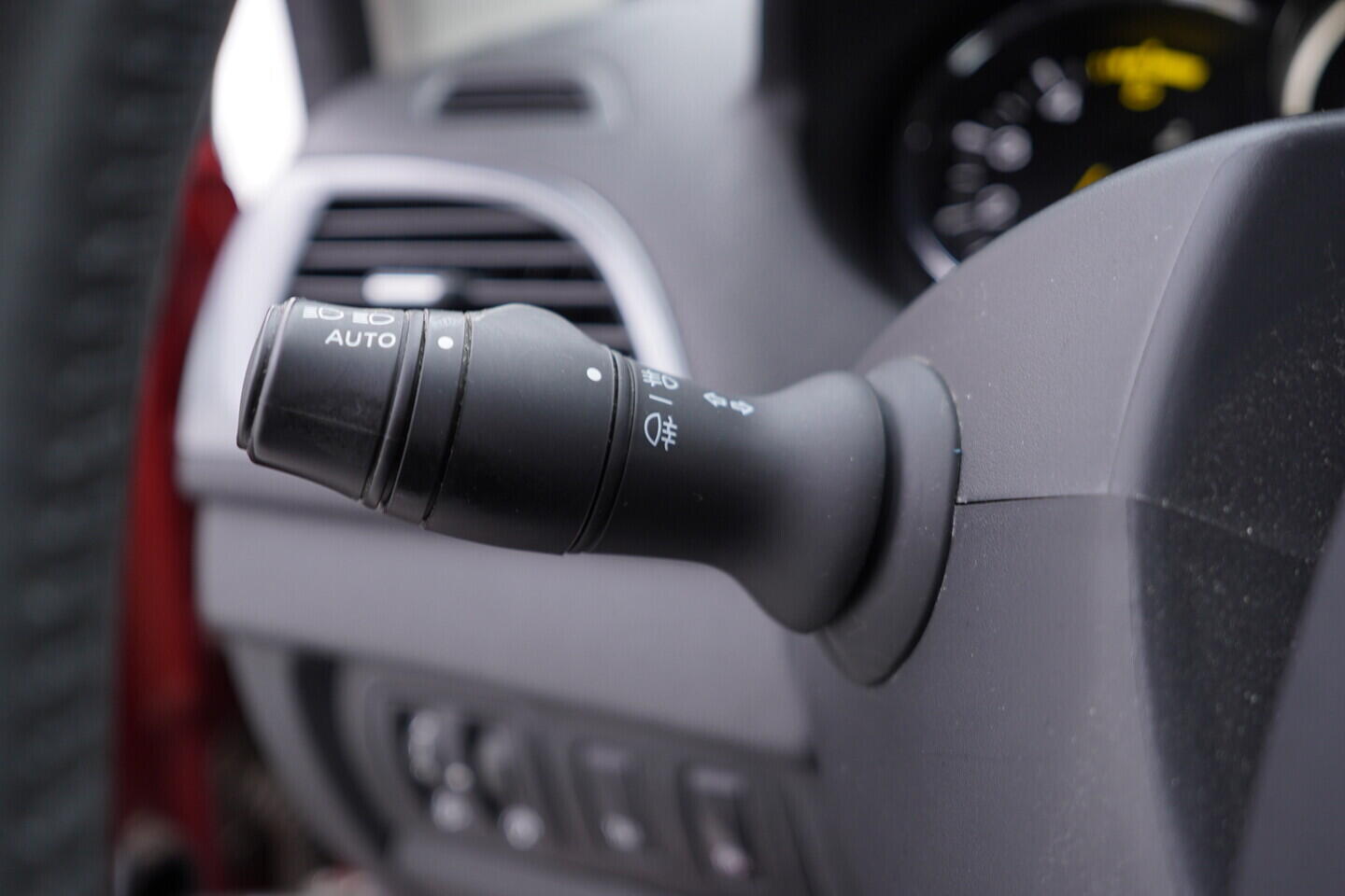 O119V07031_23.webp_MÉGANE Limited 1.5 DCI 81 kW manuál