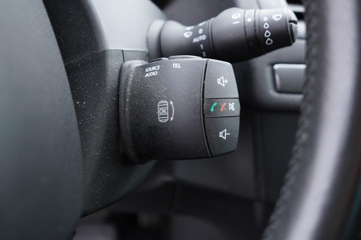 O119V07031_25.webp_MÉGANE Limited 1.5 DCI 81 kW manuál