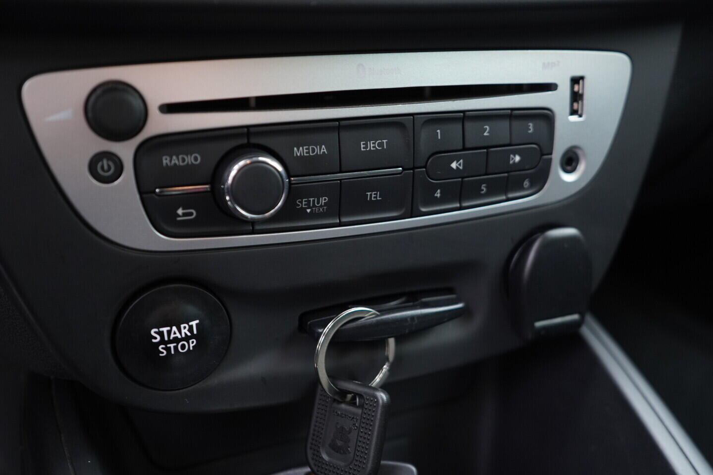 O119V07031_30.webp_MÉGANE Limited 1.5 DCI 81 kW manuál