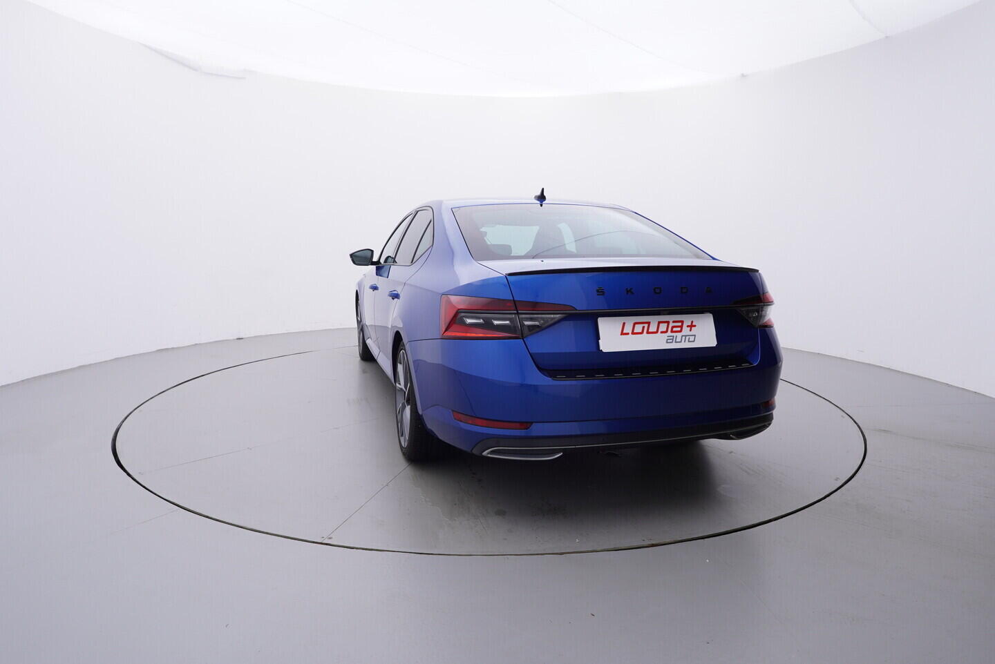 O119V07032_13.webp_SUPERB SportLine 2.0 TSI 140 kW automat, DPH