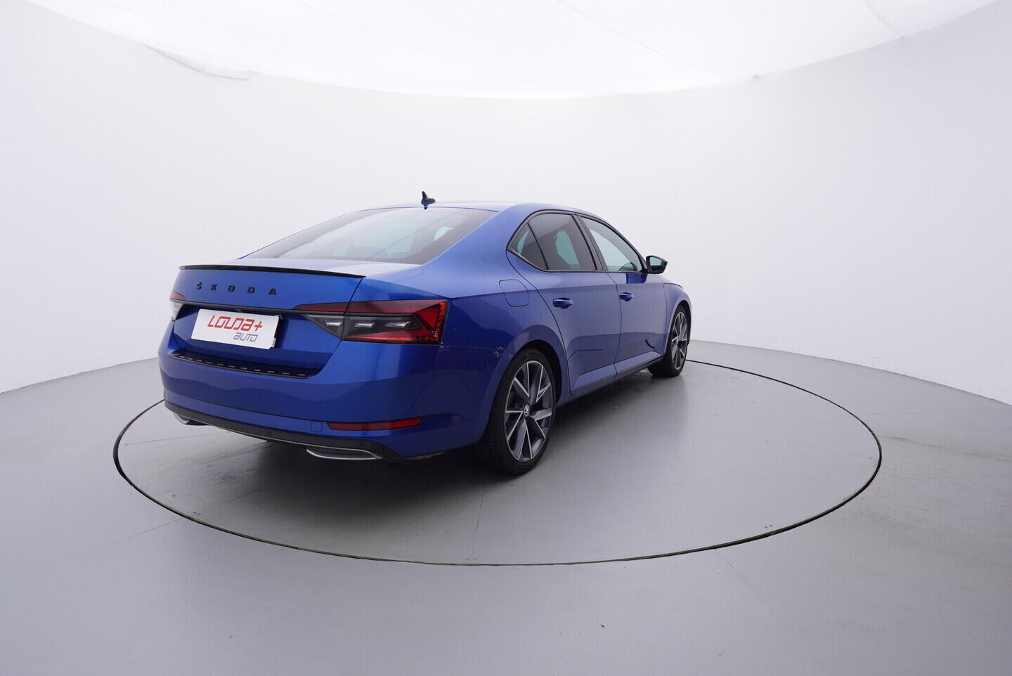 O119V07032_14.webp_SUPERB SportLine 2.0 TSI 140 kW automat, DPH