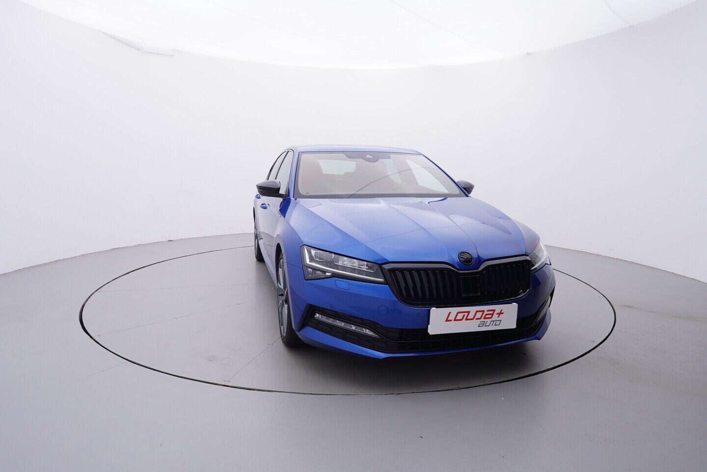 O119V07032_17.webp_SUPERB SportLine 2.0 TSI 140 kW automat, DPH