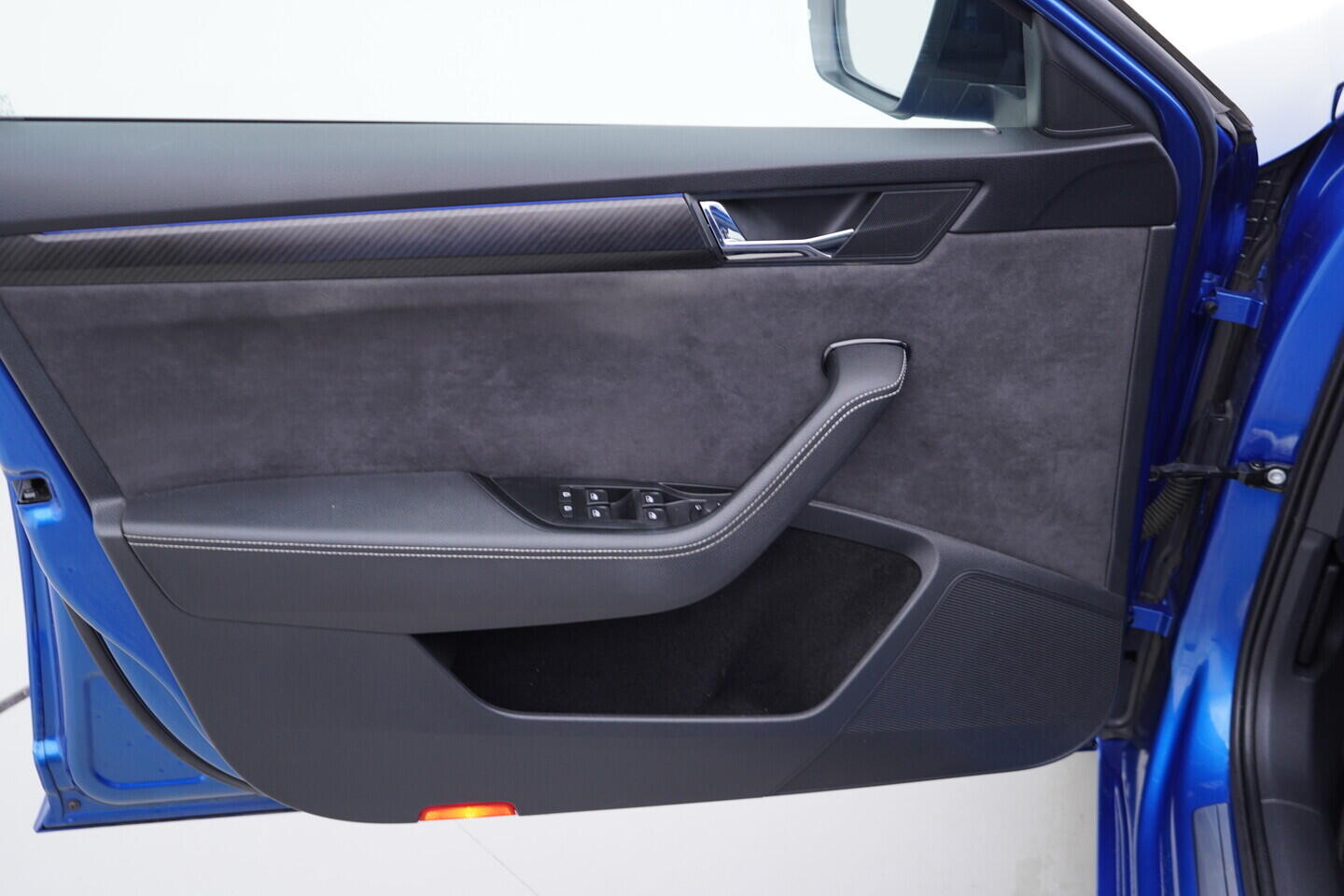 O119V07032_19.webp_SUPERB SportLine 2.0 TSI 140 kW automat, DPH