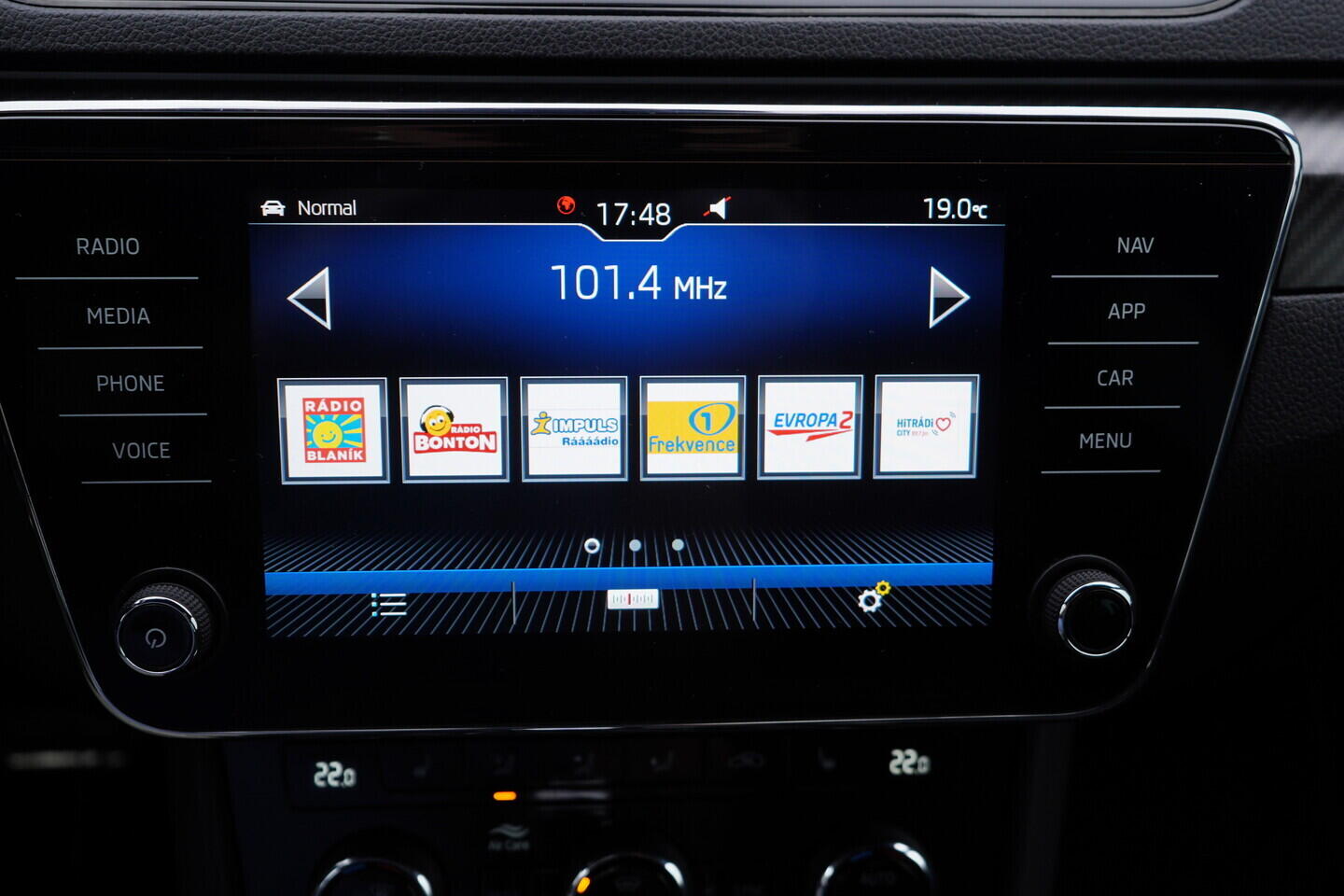 O119V07032_33.webp_SUPERB SportLine 2.0 TSI 140 kW automat, DPH