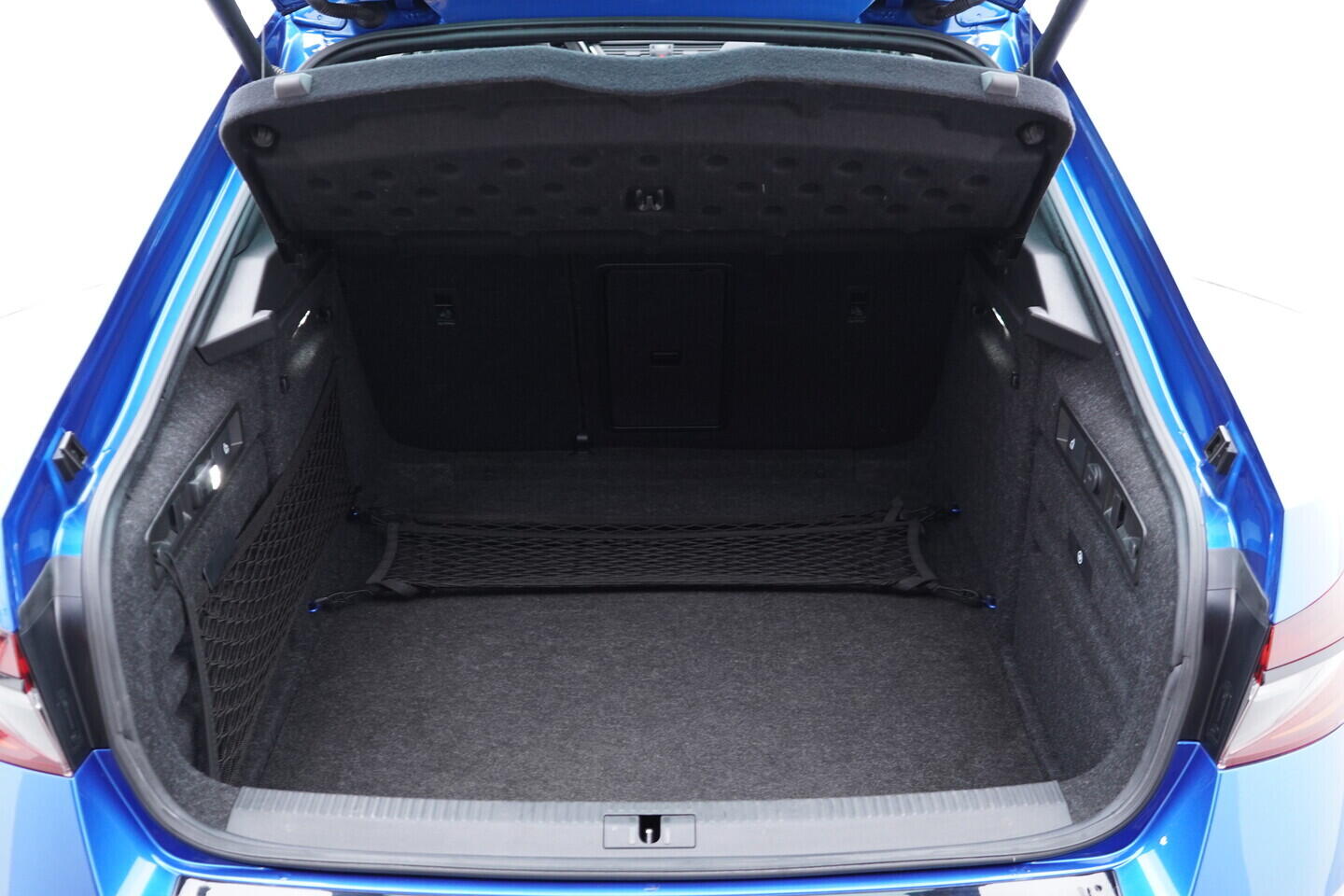 O119V07032_44.webp_SUPERB SportLine 2.0 TSI 140 kW automat, DPH